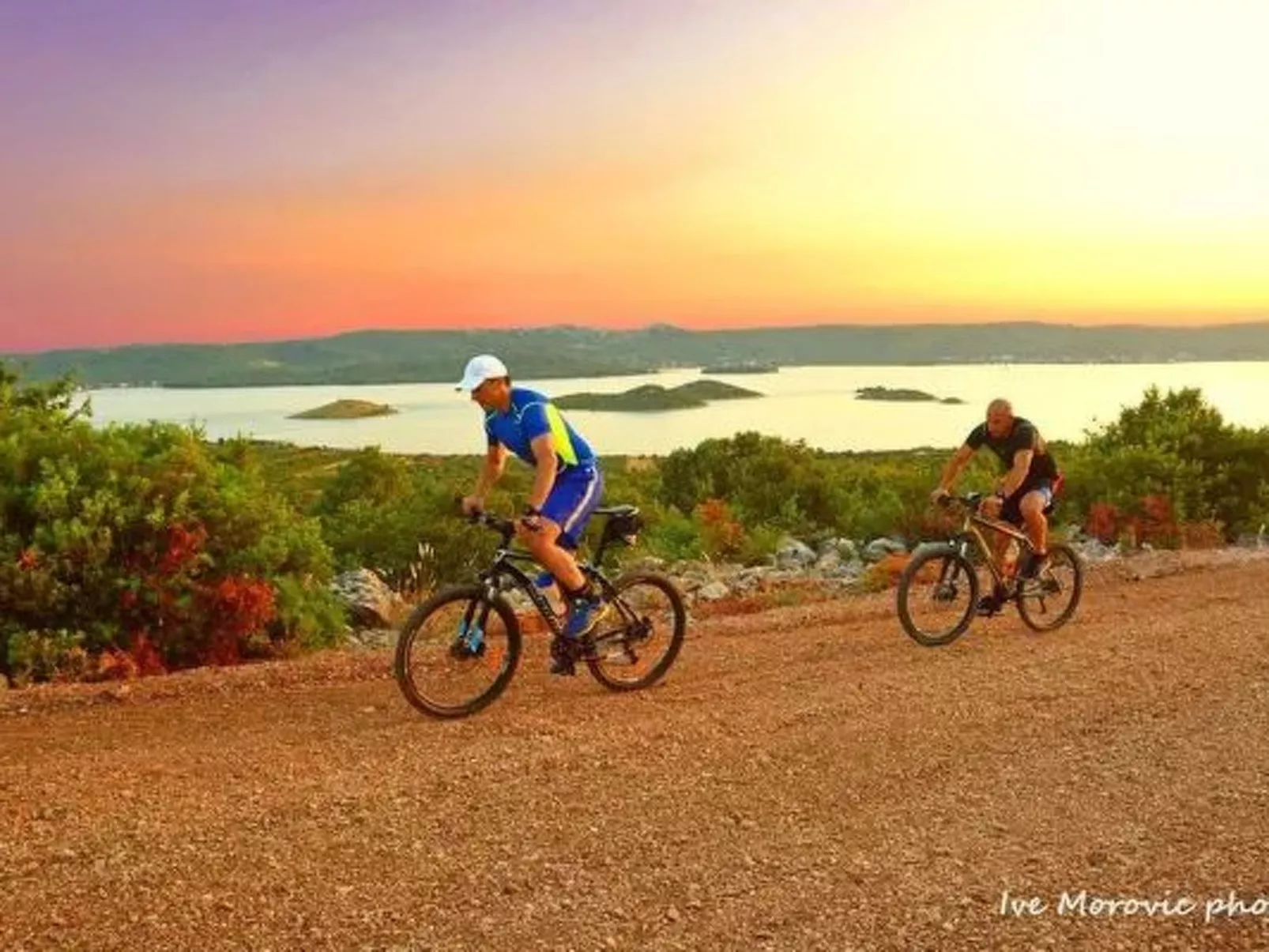 Charmante Hütte mit Grill und Garten-Outside