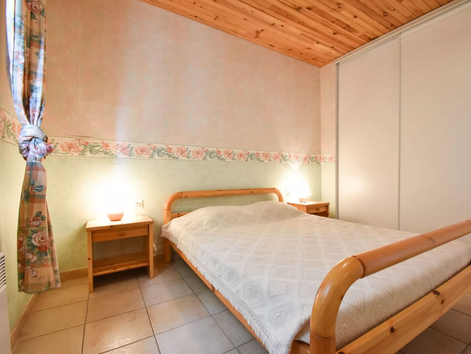 Schönes Ferienhaus mit eigenem Pool-Image-tags.info