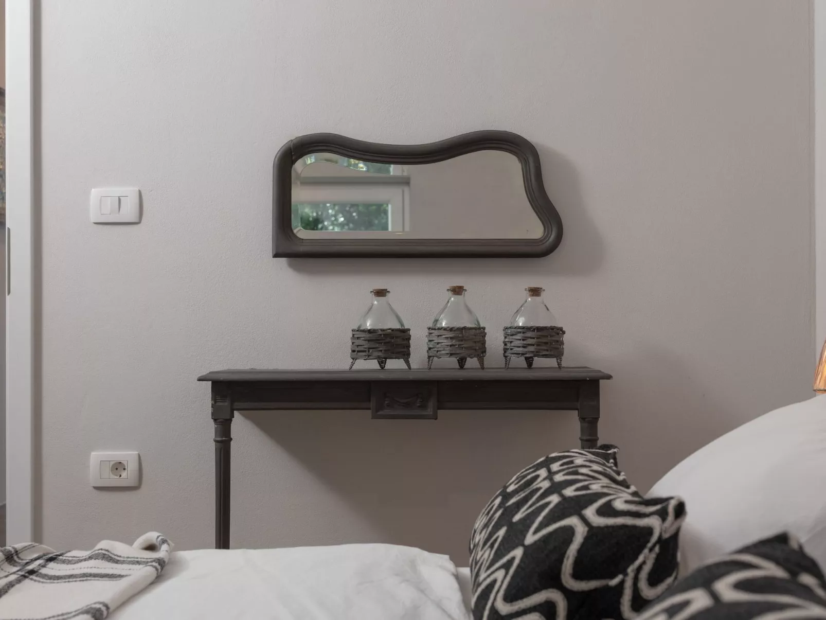 Mit eigenem Pool-Drinnen