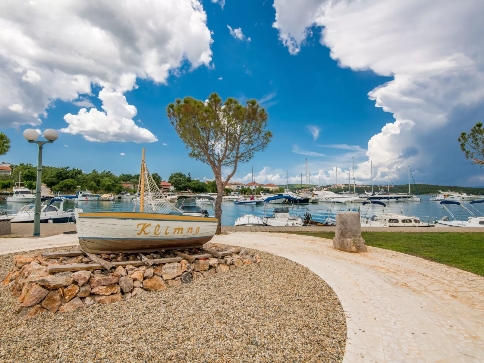 Mit Klimaanlage und Balkon-Draußen