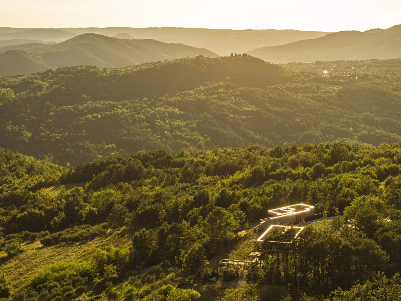 Ferienvilla MIstra mit privatem Pool-Draußen