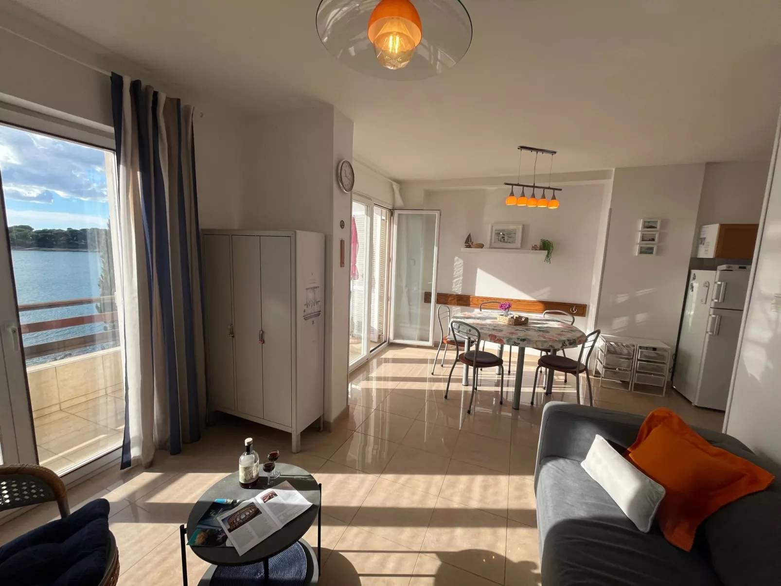 Apartment Marijana mit Meerblick-Drinnen