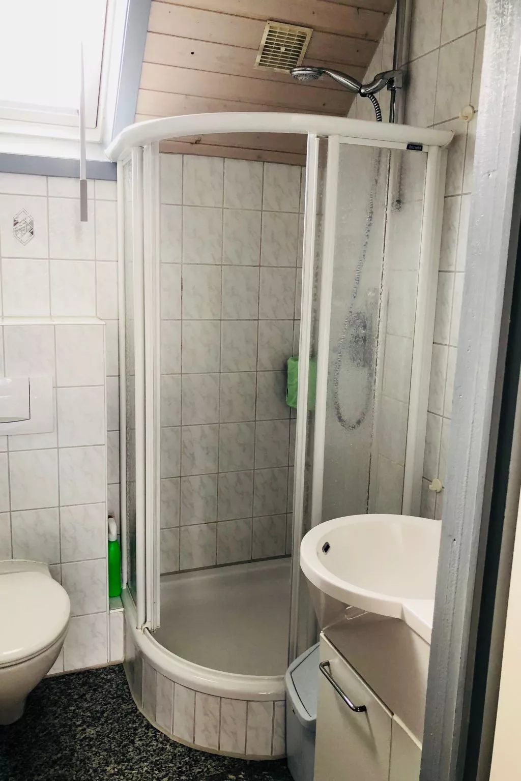 Charly in Kirchheim Seepark-Drinnen