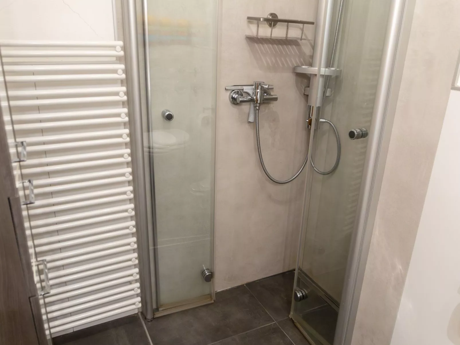 Mit zwei Schlafzimmern und Terrasse-Image-tags.info