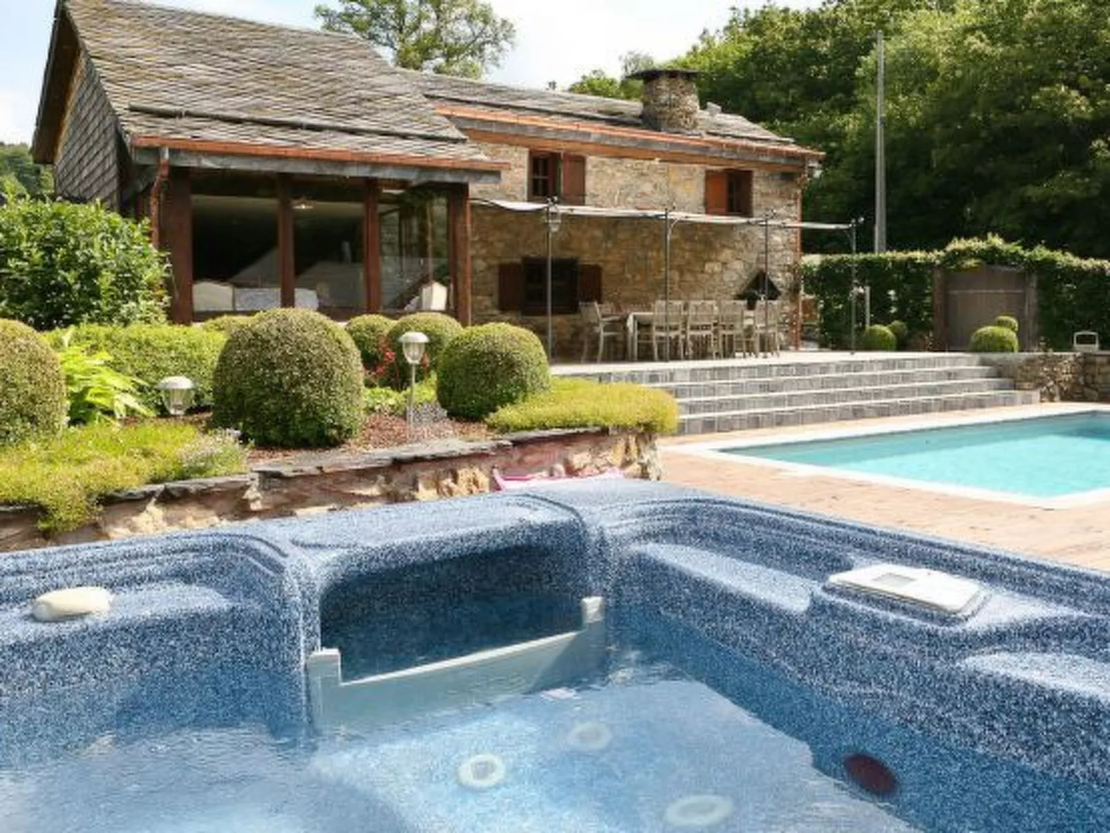 Villa "Spineux" Schwimmbäder/Whirlpool/Sauna 11pers-Draußen