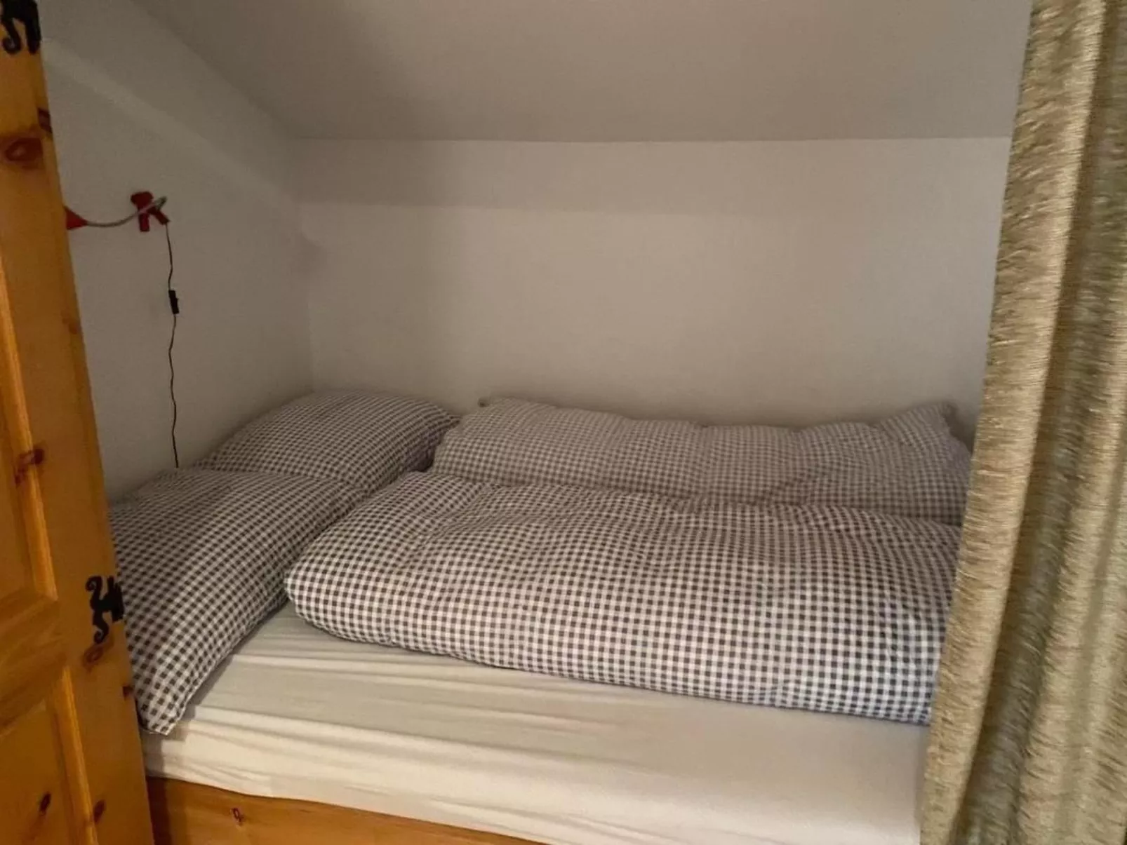 Grosszügige Dachwohnung mit Aussicht-Drinnen