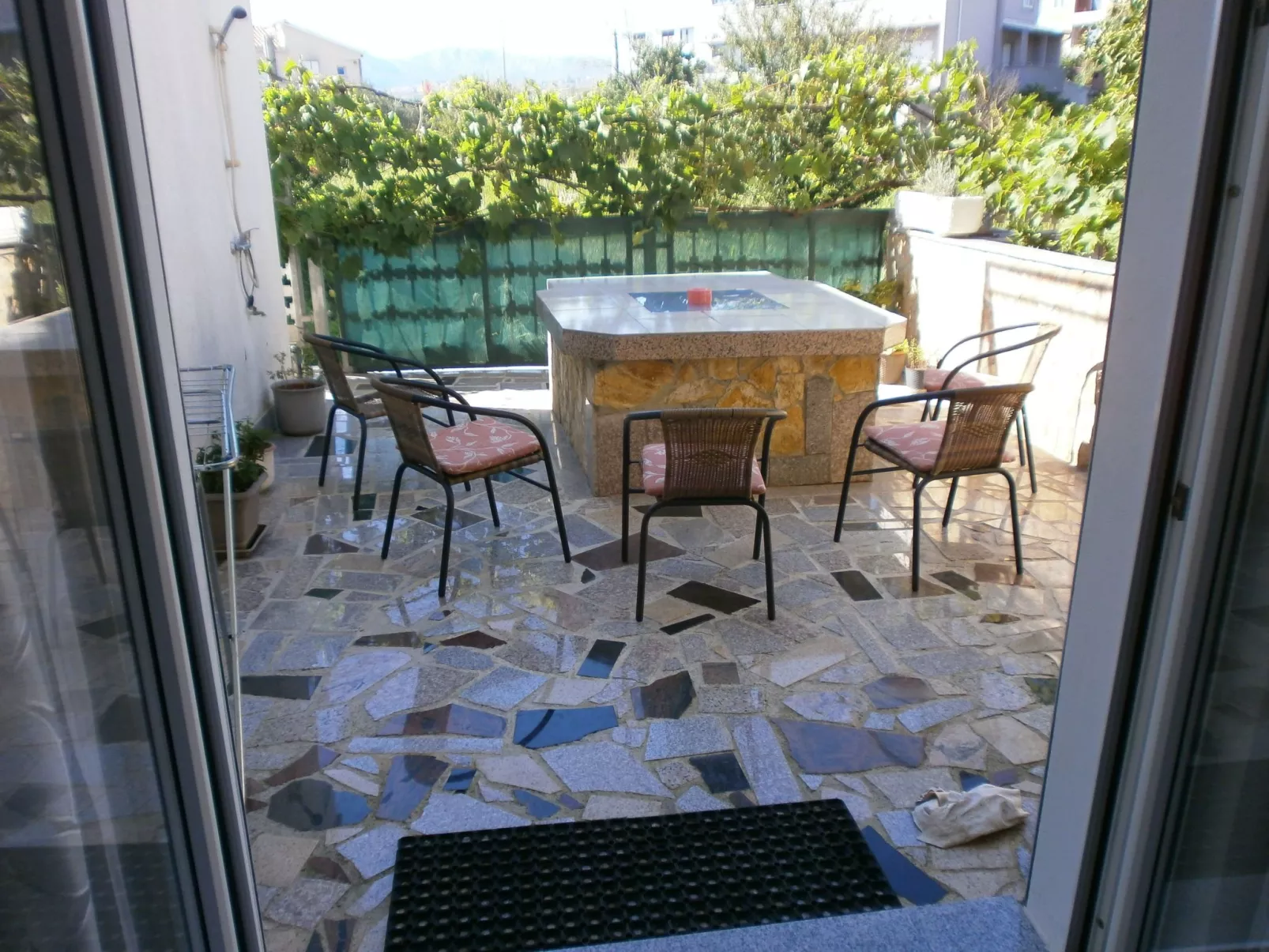 Für sechs Personen mit Terrasse-Draußen