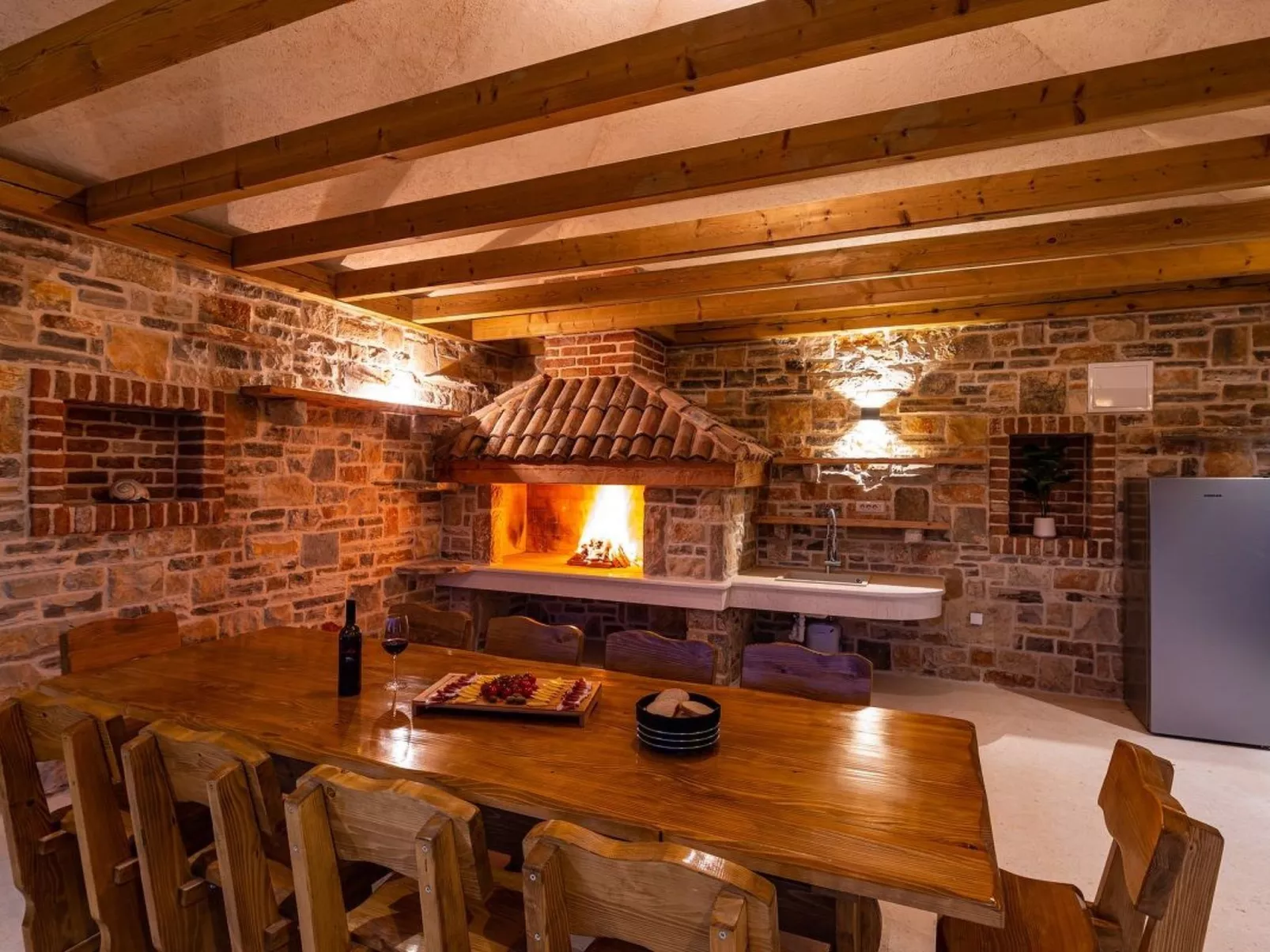 Dalmatinische Villa "Bocagnazzo" mit Pool-Drinnen