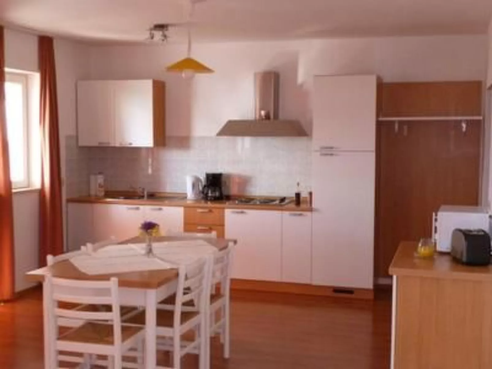 Nette Ferienwohnung mit Whirlpool und Garten-Inside