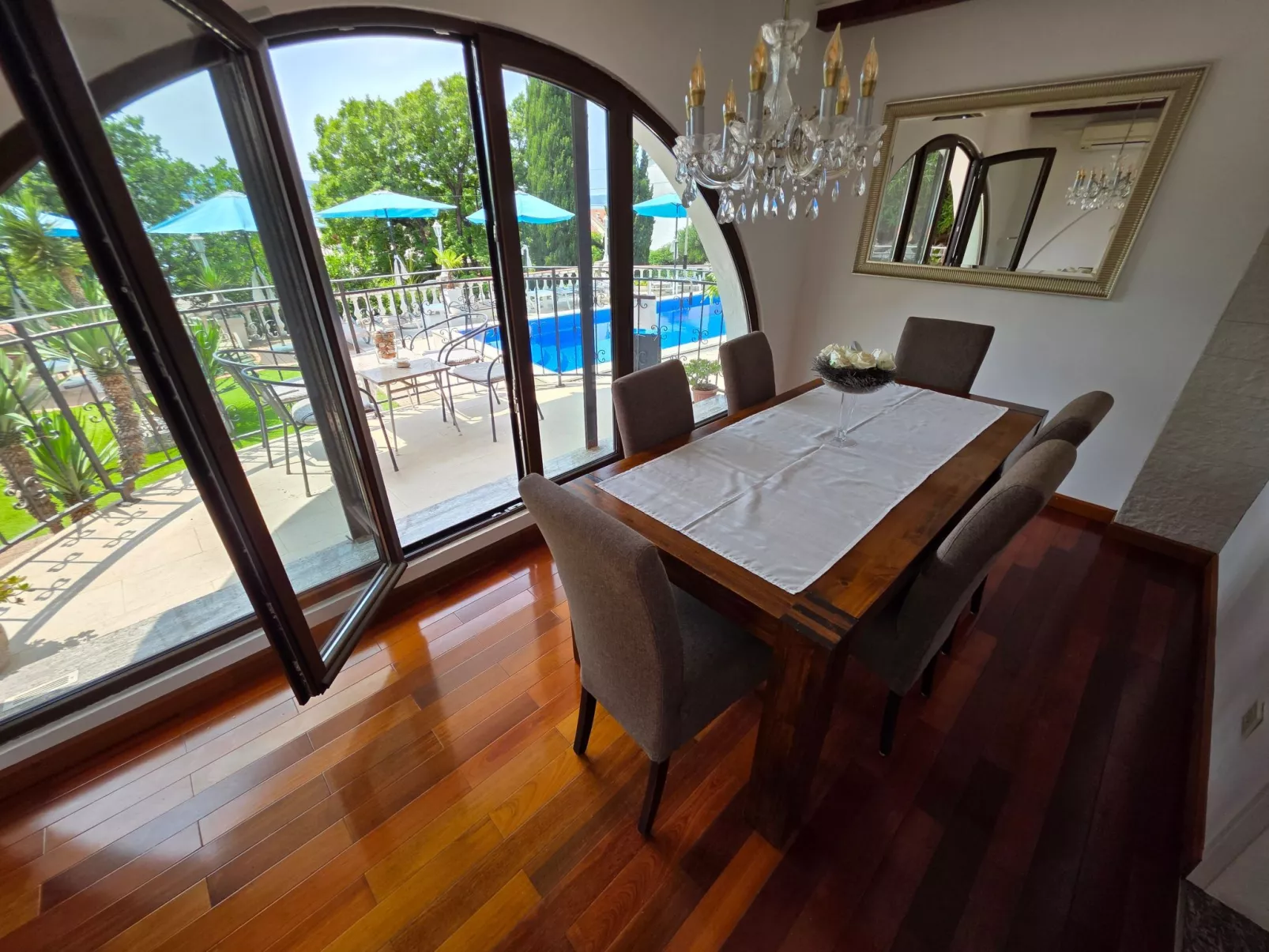 Wohnung mit Terrasse - Gemeinschaftspool-Dedans