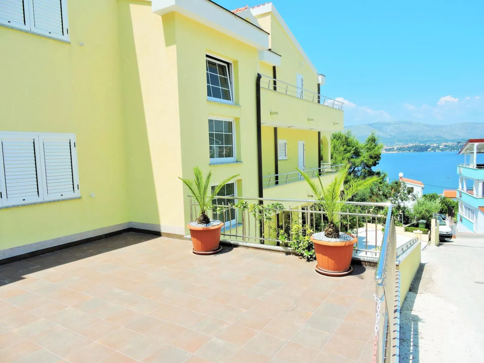 Appartment mit Pool und Whirlpool, Okrug Gornji-Draußen