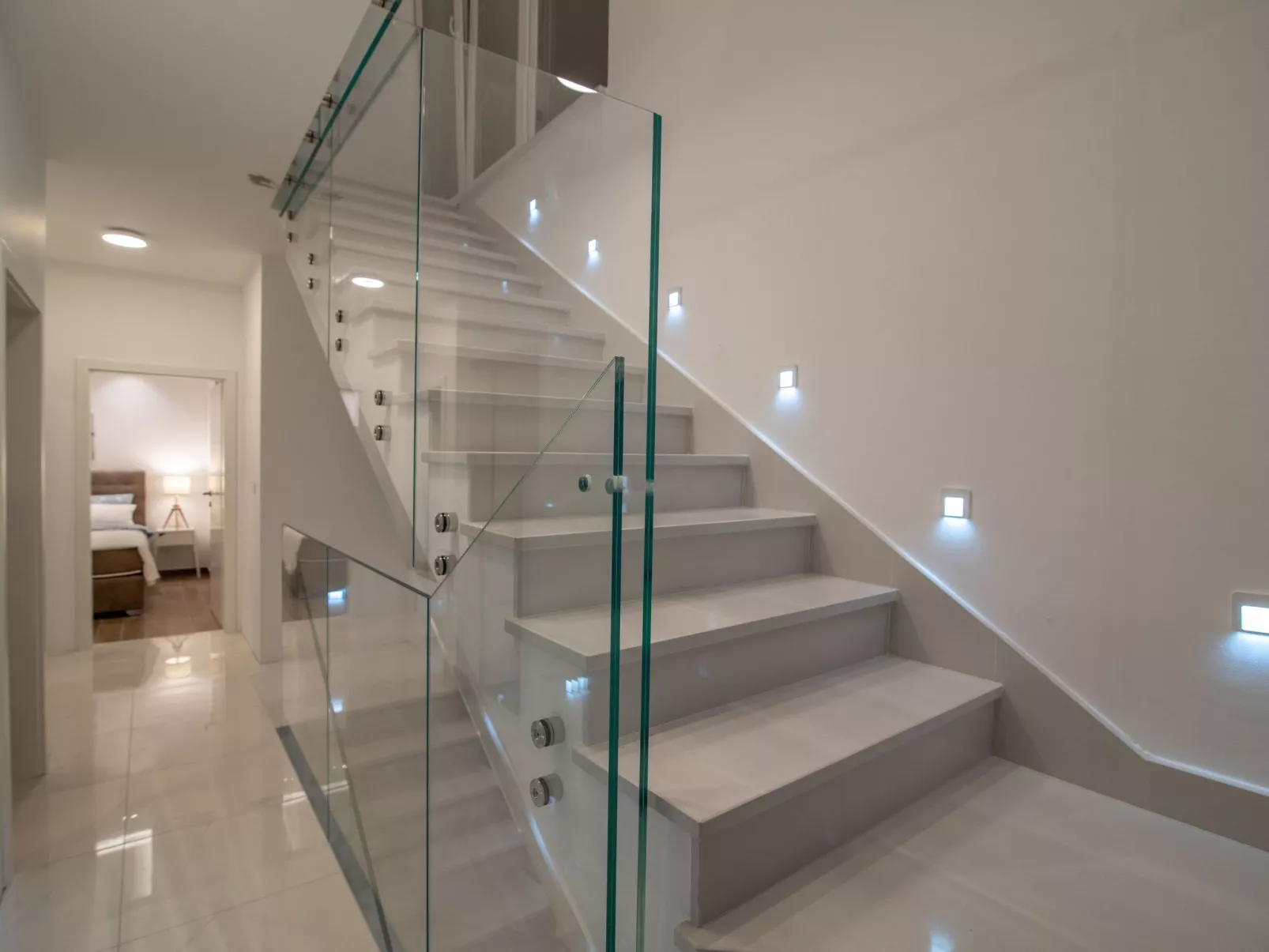 Luxuriöse Ferienvilla mit privatem Pool-Dedans