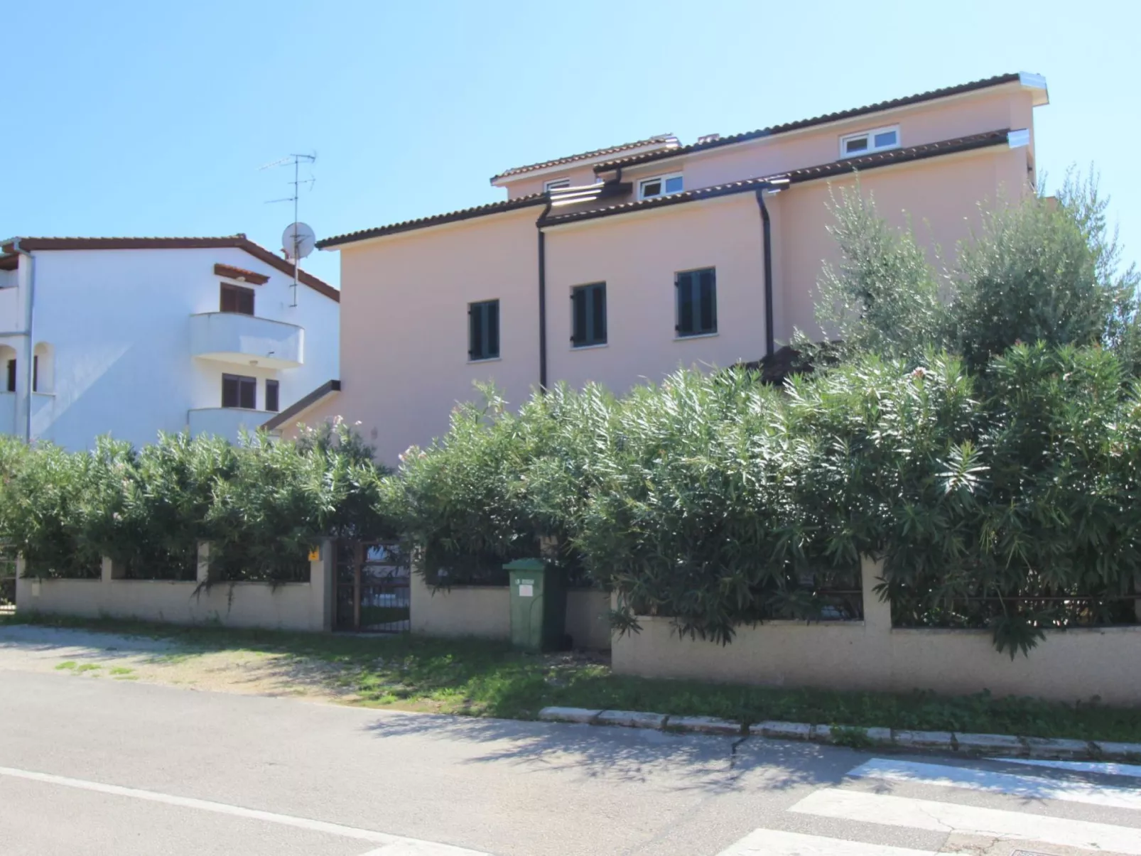 Iko 1  in Porec mit Terrasse-Draußen