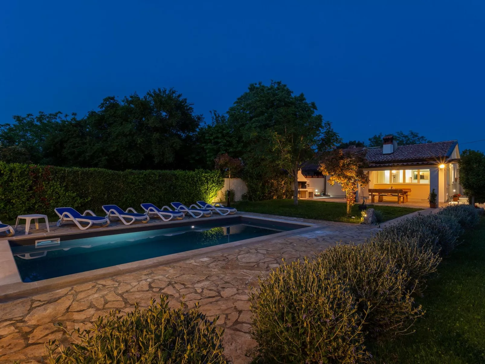 Ferienvilla Darko mit Schwimmbad-Outside