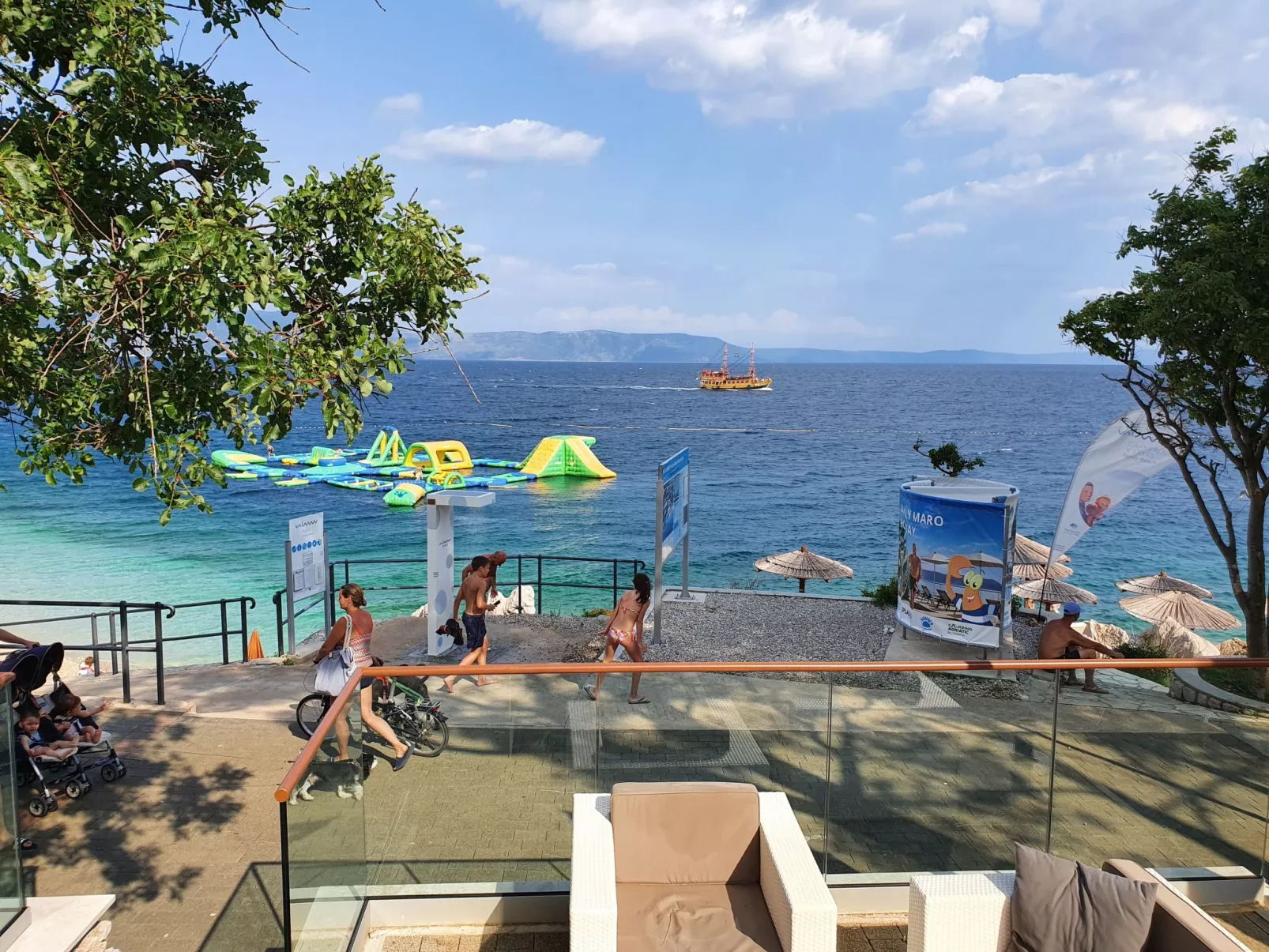 "Olia Green" mit Terrasse-Outside