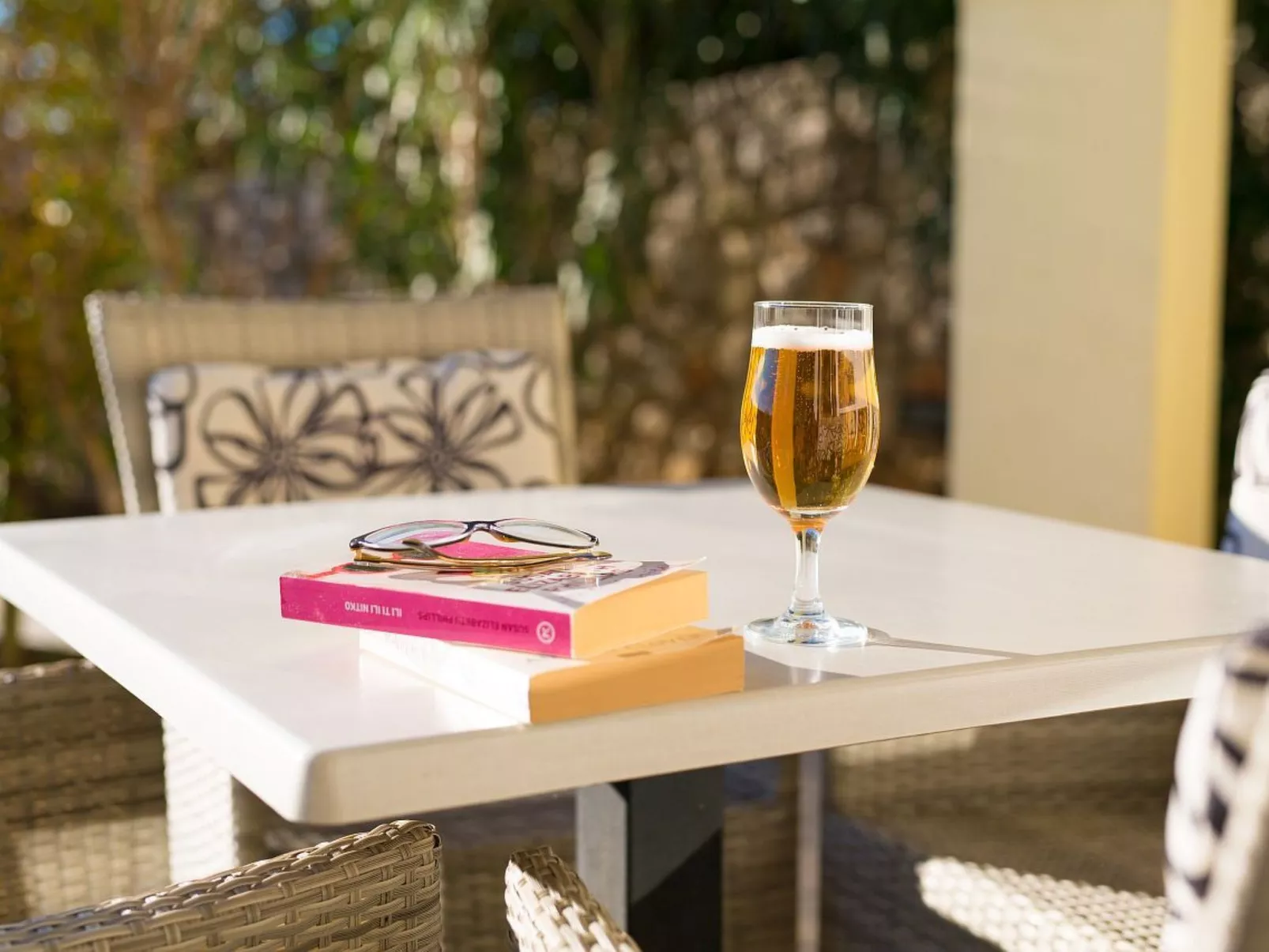 Moderne Wohnung im Erdgeschoss-Draußen