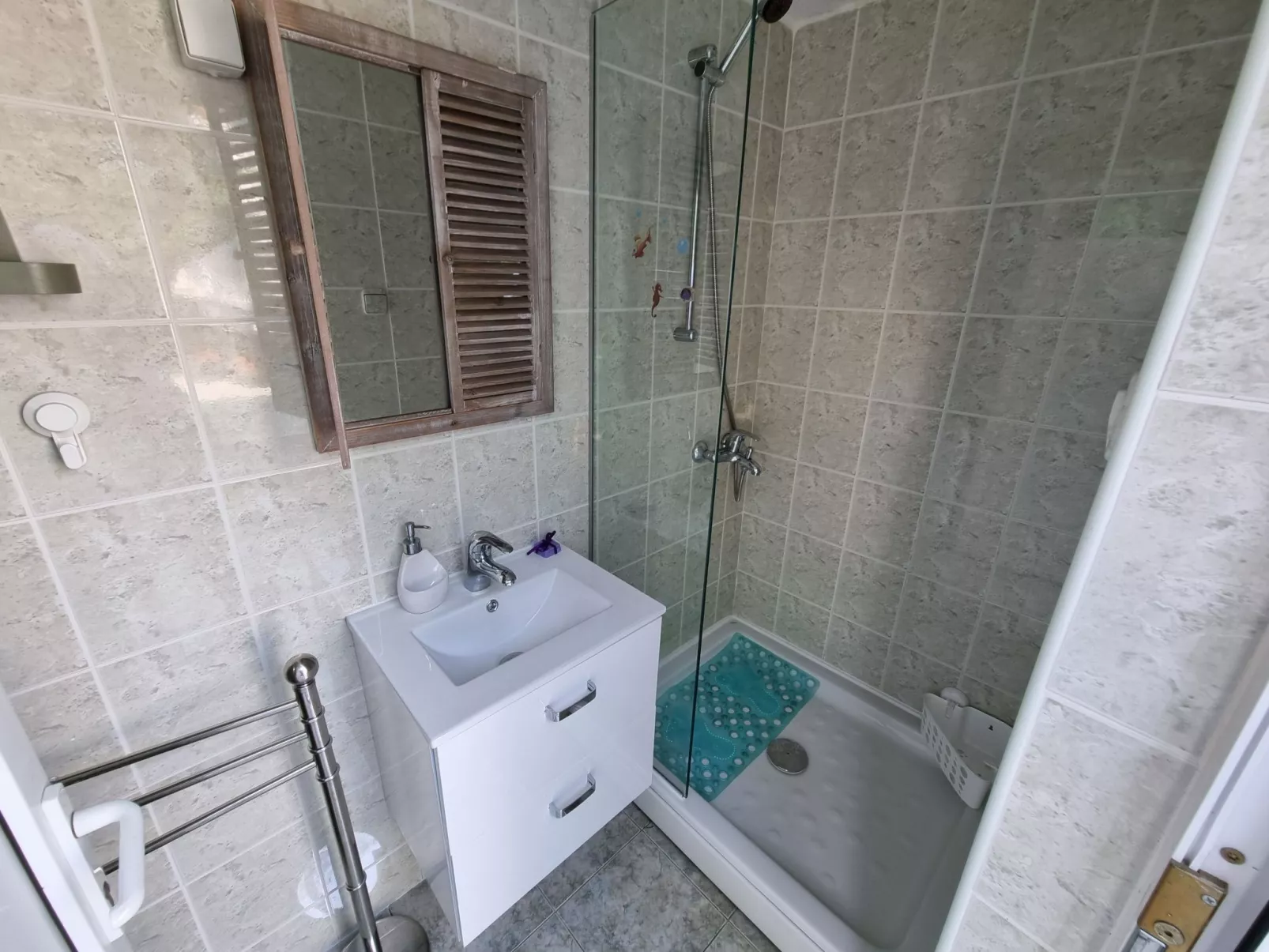 Mit privatem Pool und Sauna-Dedans