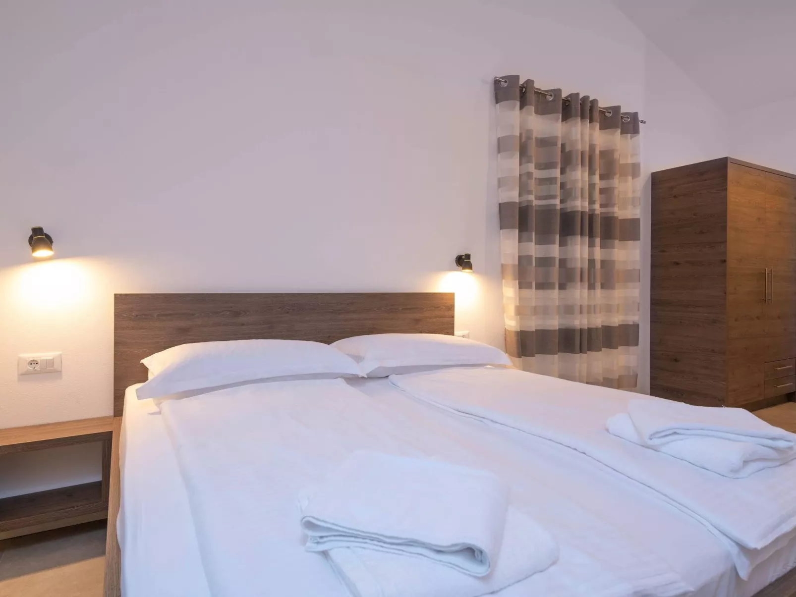 Luca-Image-tags.info