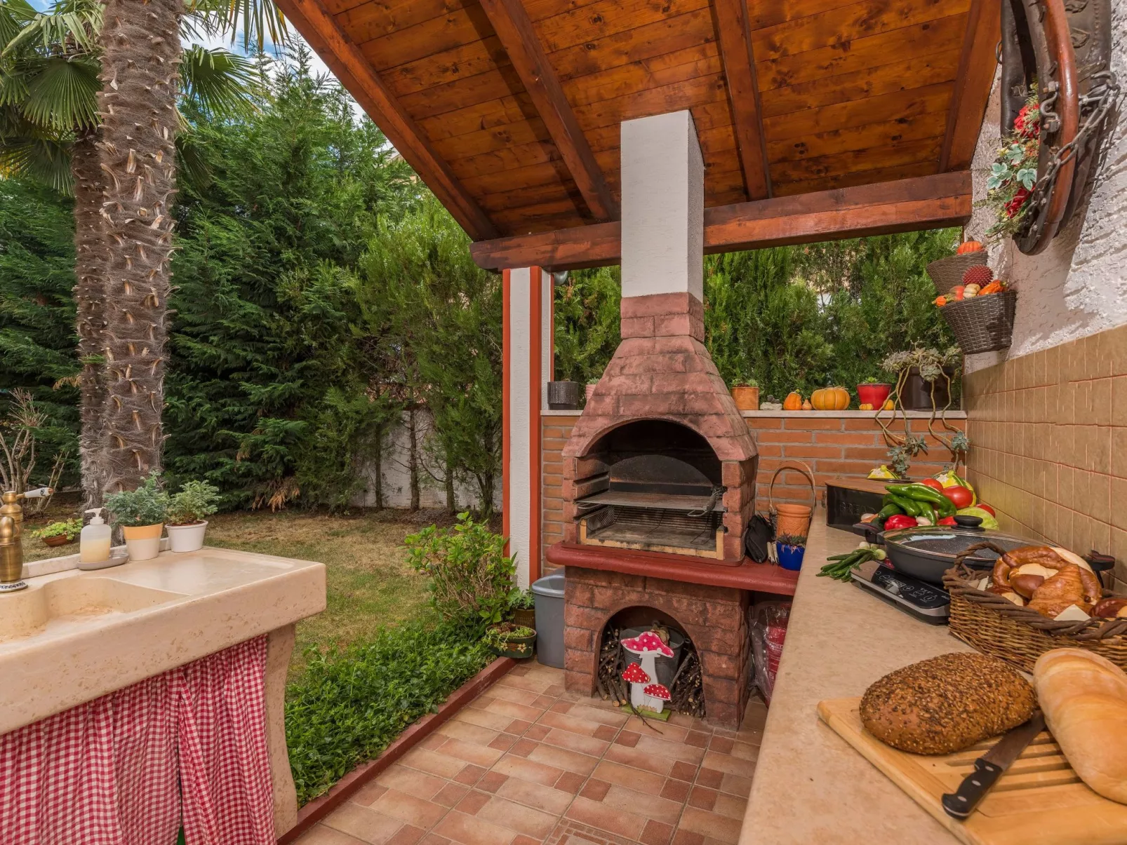 Charmante Familienvilla, in der Hunde willkommen sind-Draußen