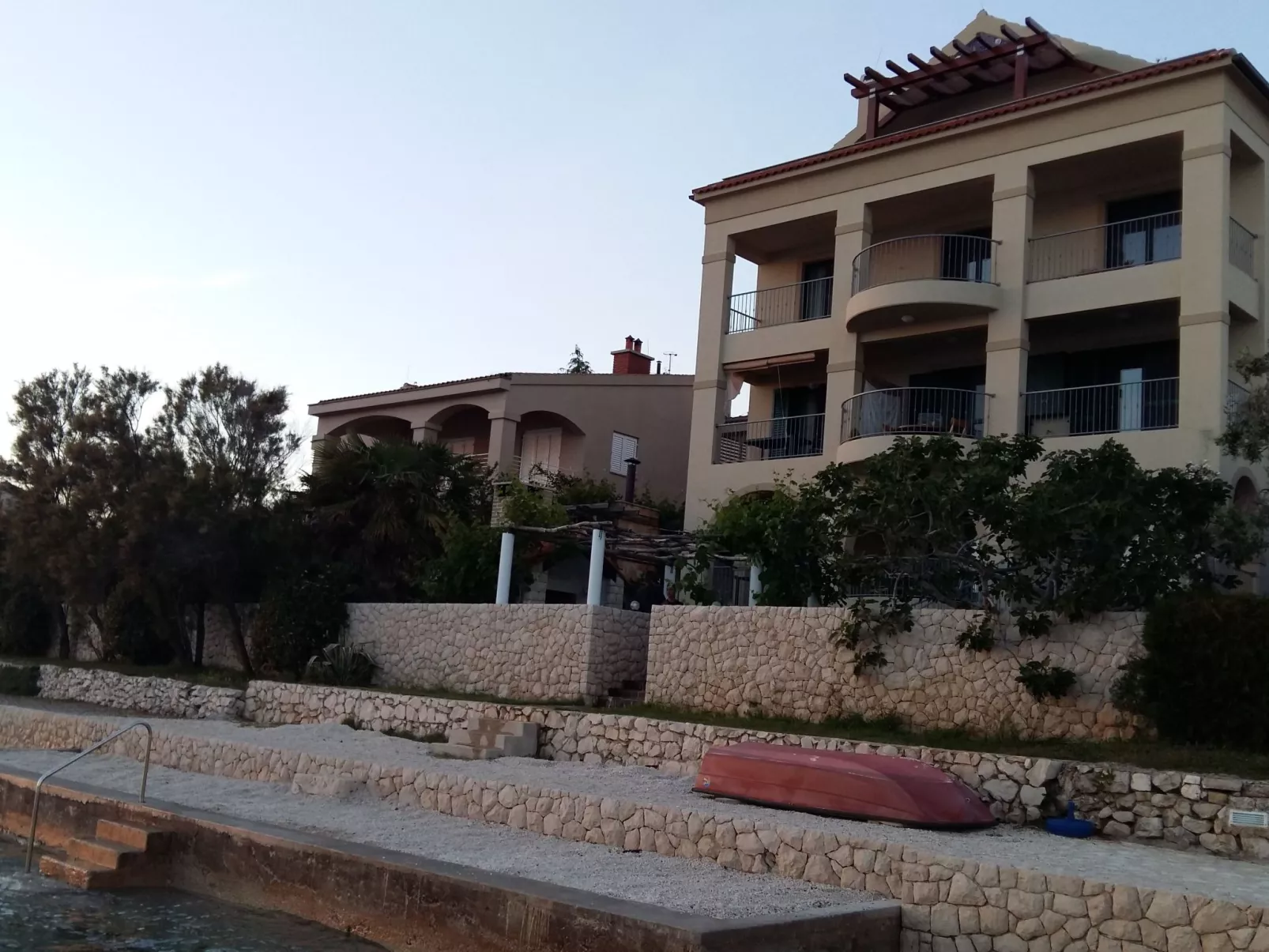 Geräumiges Ferienwohnung im Erdgeschoss mit zwei Schlafzimmern für sechs Person-Draußen