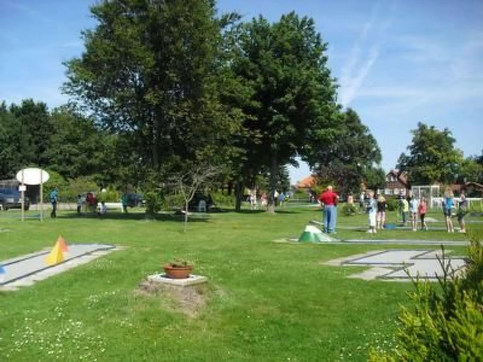 Geräumige Ferienwohnung mit Garten und Grill-Outside