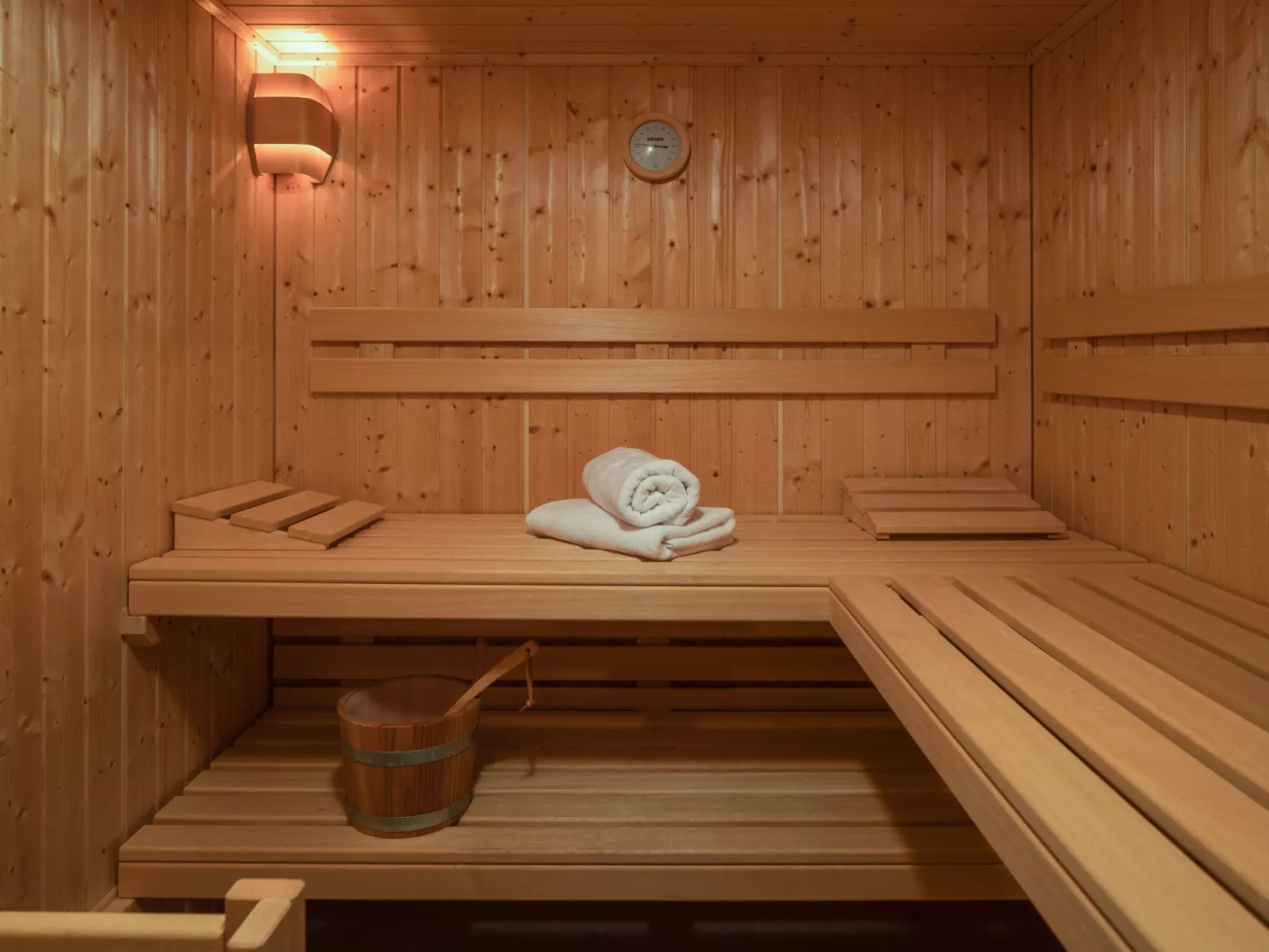 Für 10 Personen in Sria-Inside