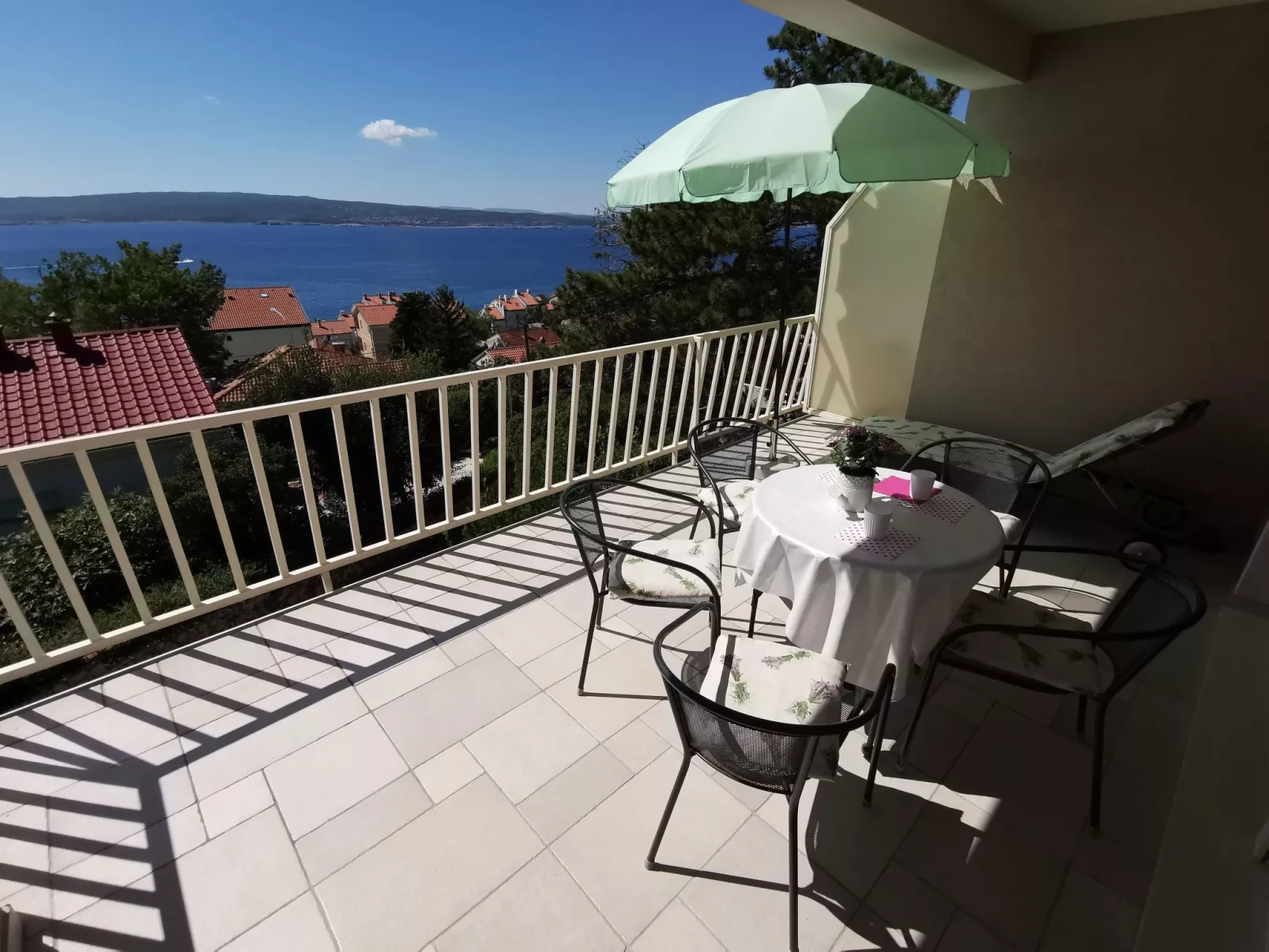 Wohnung für 5 Personen mit AC und Parkplatz-Outside