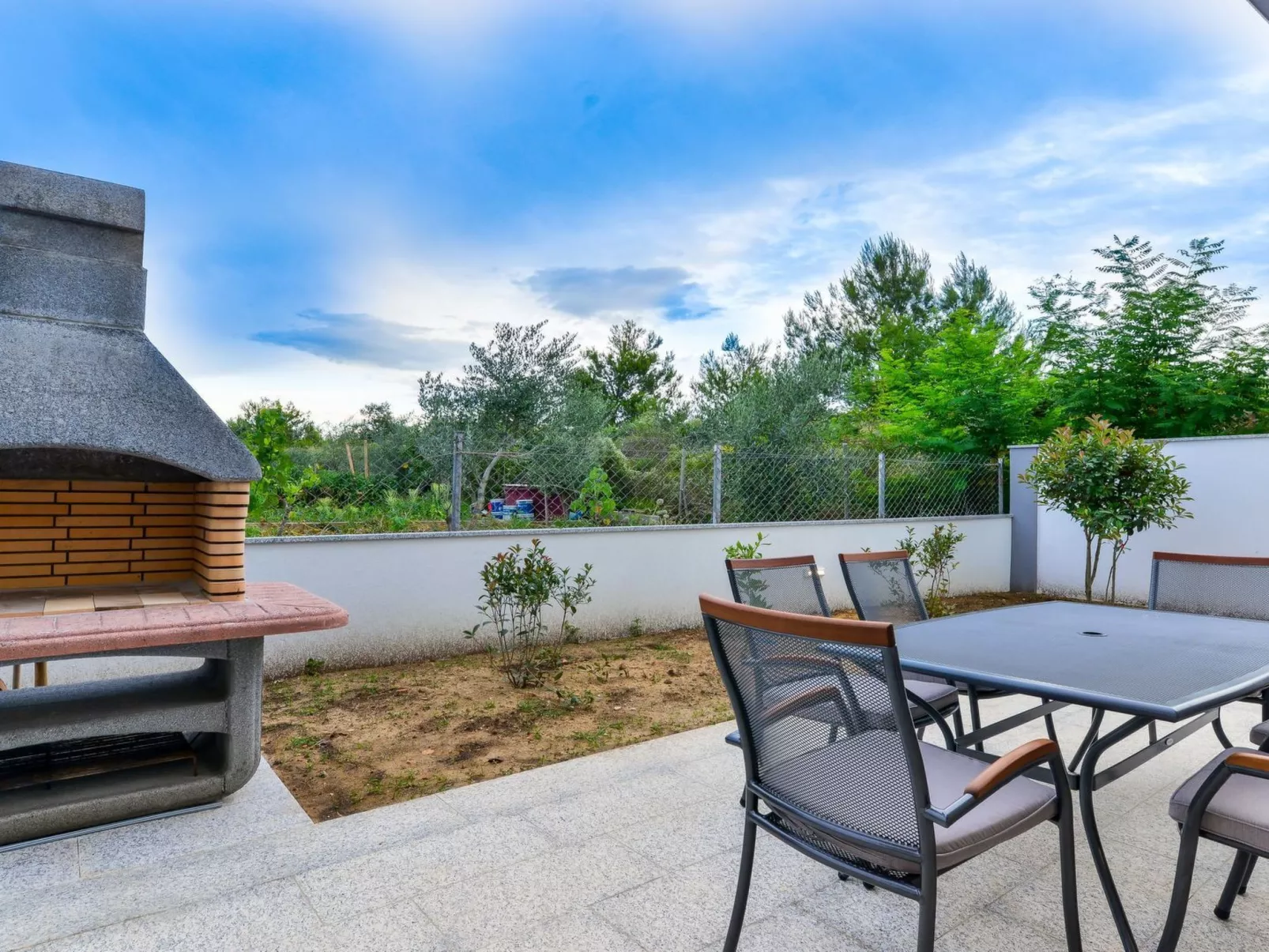 Villa mit Dachterrasse und Pool - Agentur TA Leut-Draußen