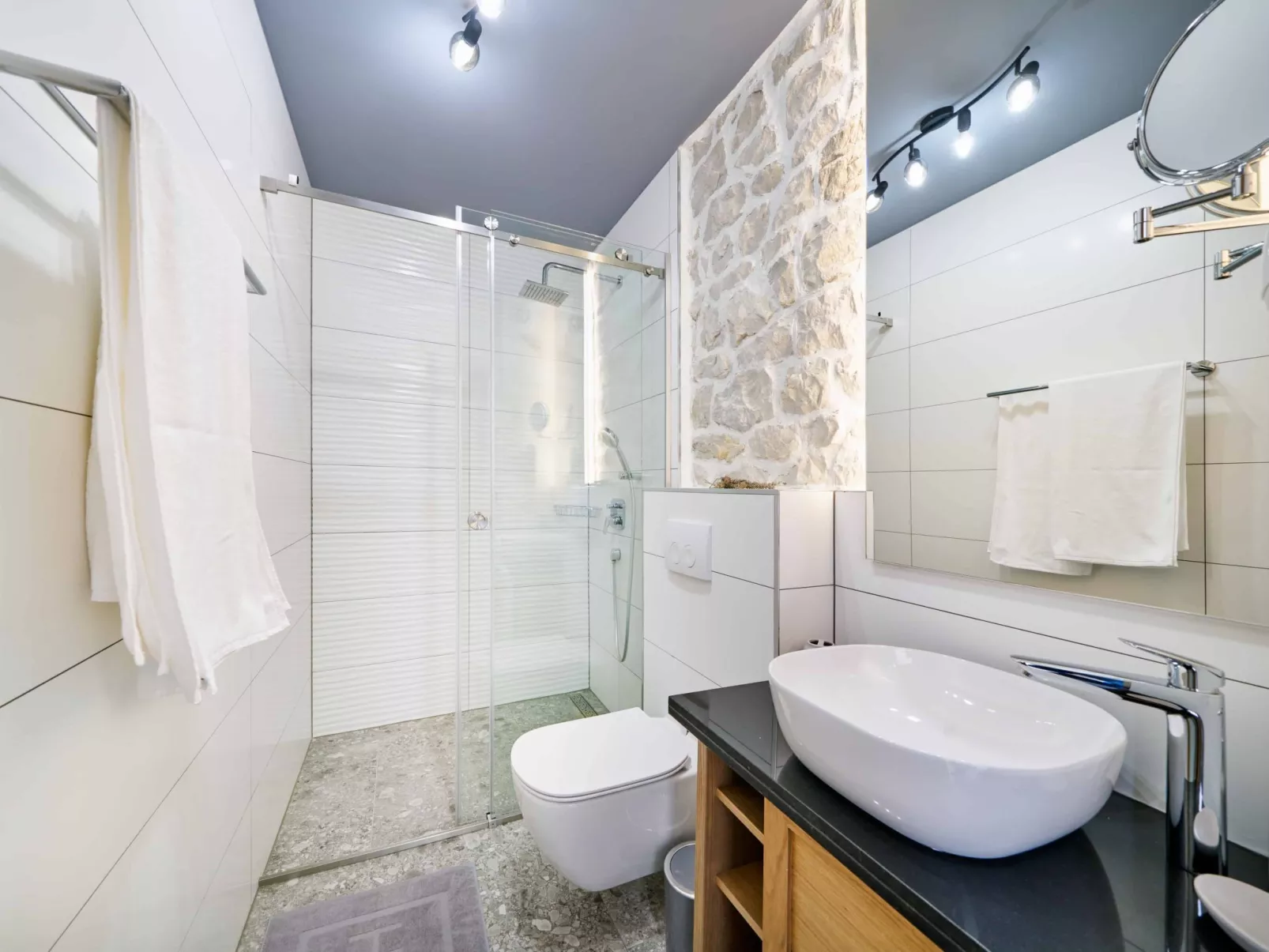 Wunderschön gestaltete Villa Mladenka in Suhi Potok-Dedans