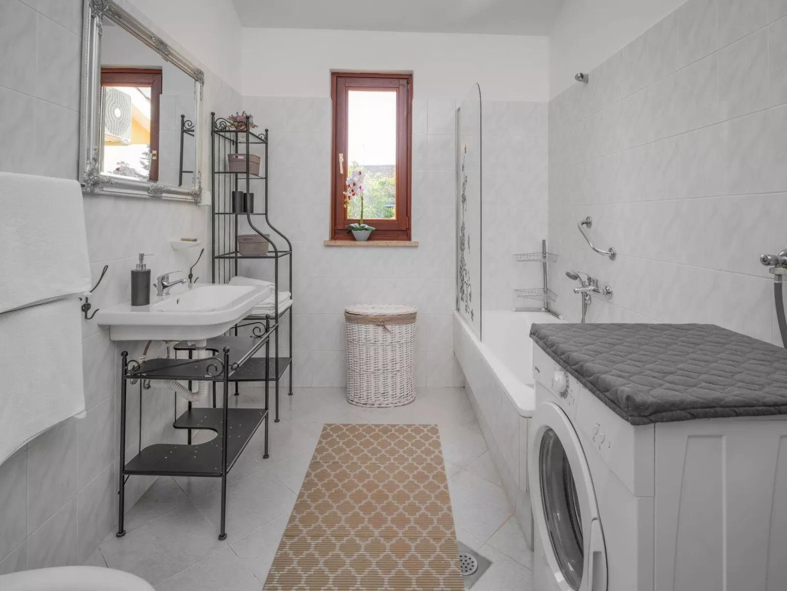 Chiara in Rogivici-Inside