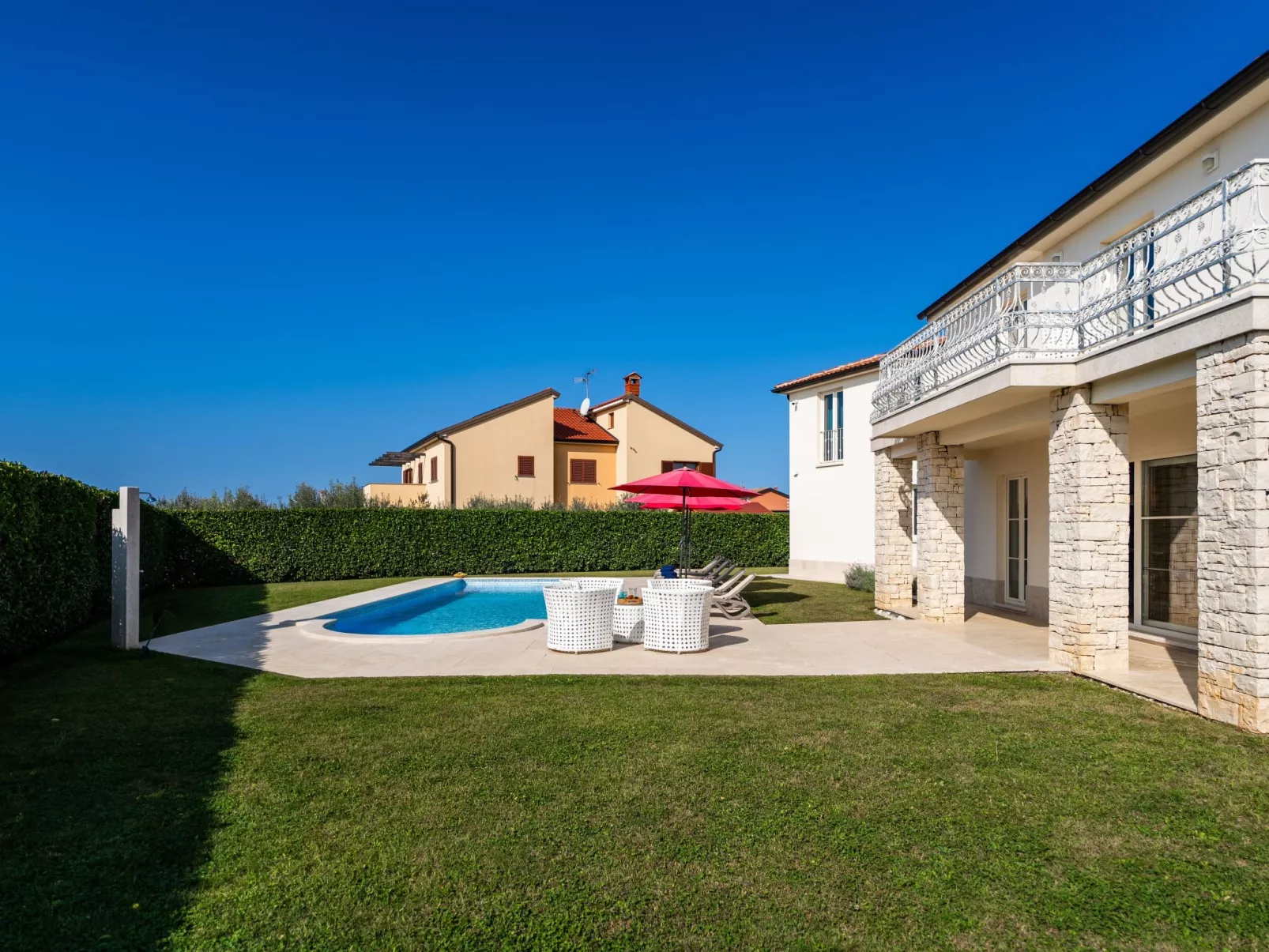 Villa Bincila-Draußen