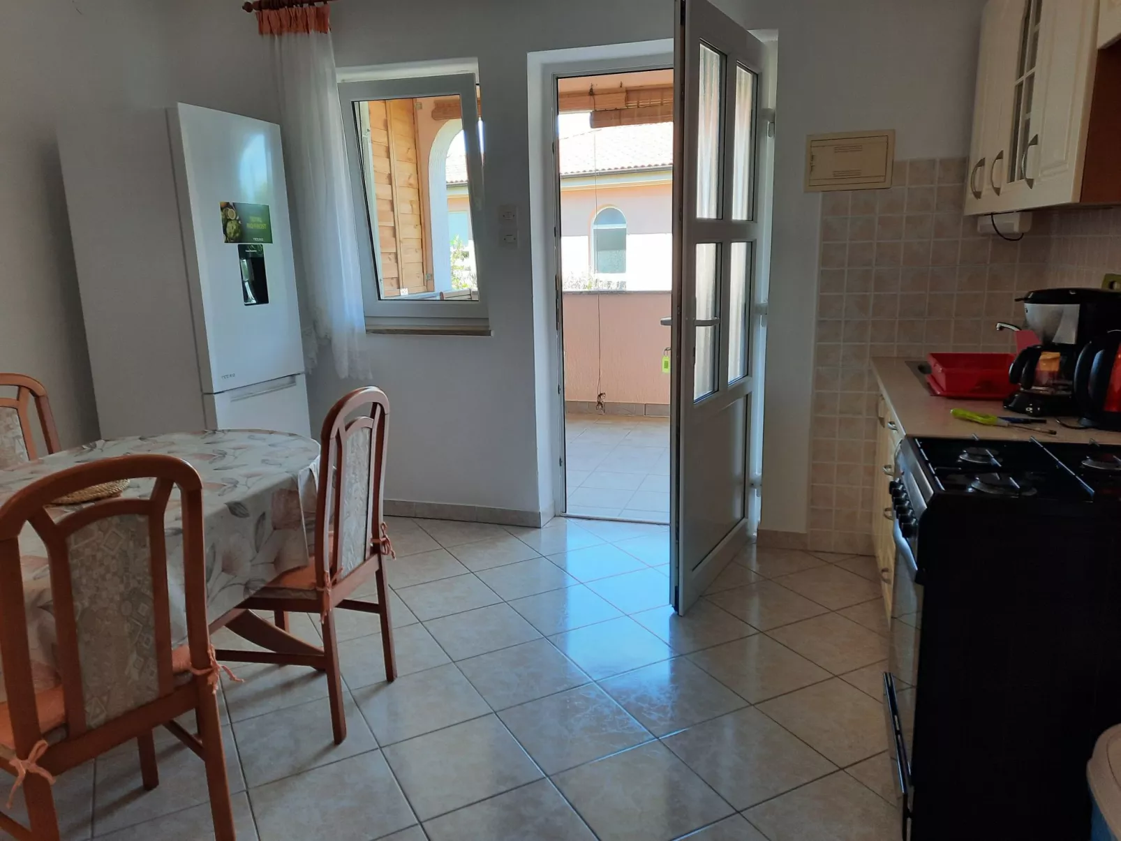 Mit privater Terrasse-Inside