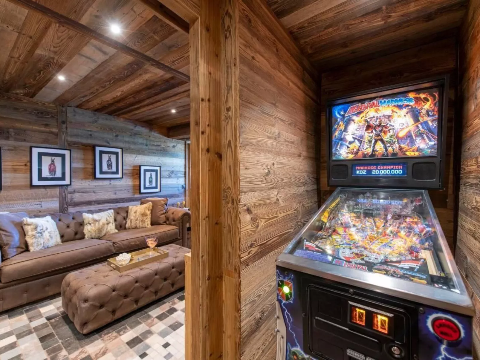 Chalet V mit Lift und Pool-Inside