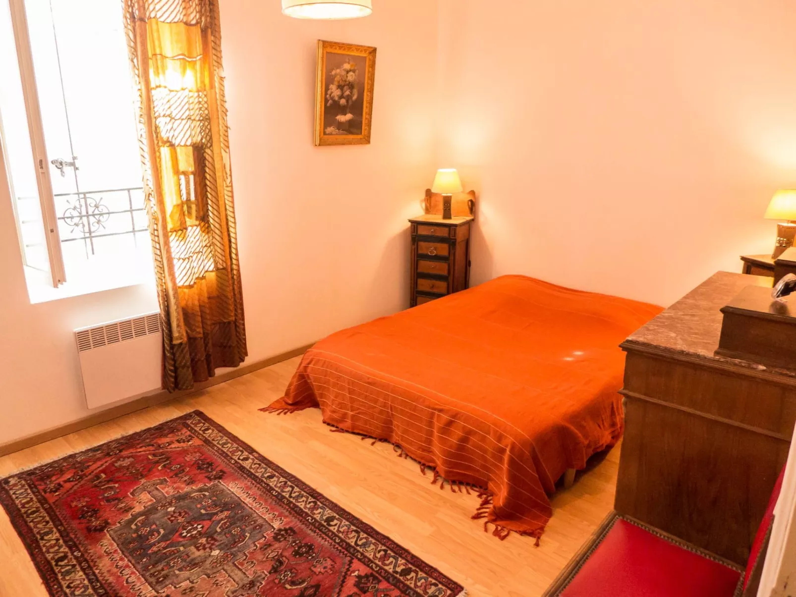 In Murviel-les-Béziers,-Drinnen