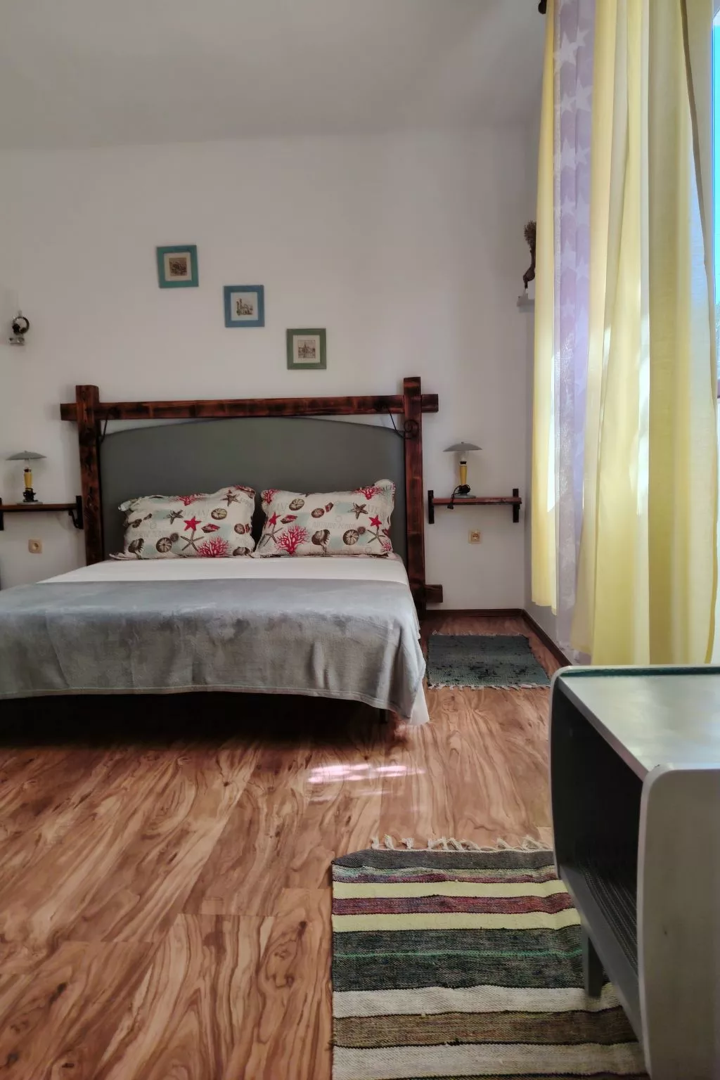 In Vir mit Terrasse und Garten-Drinnen