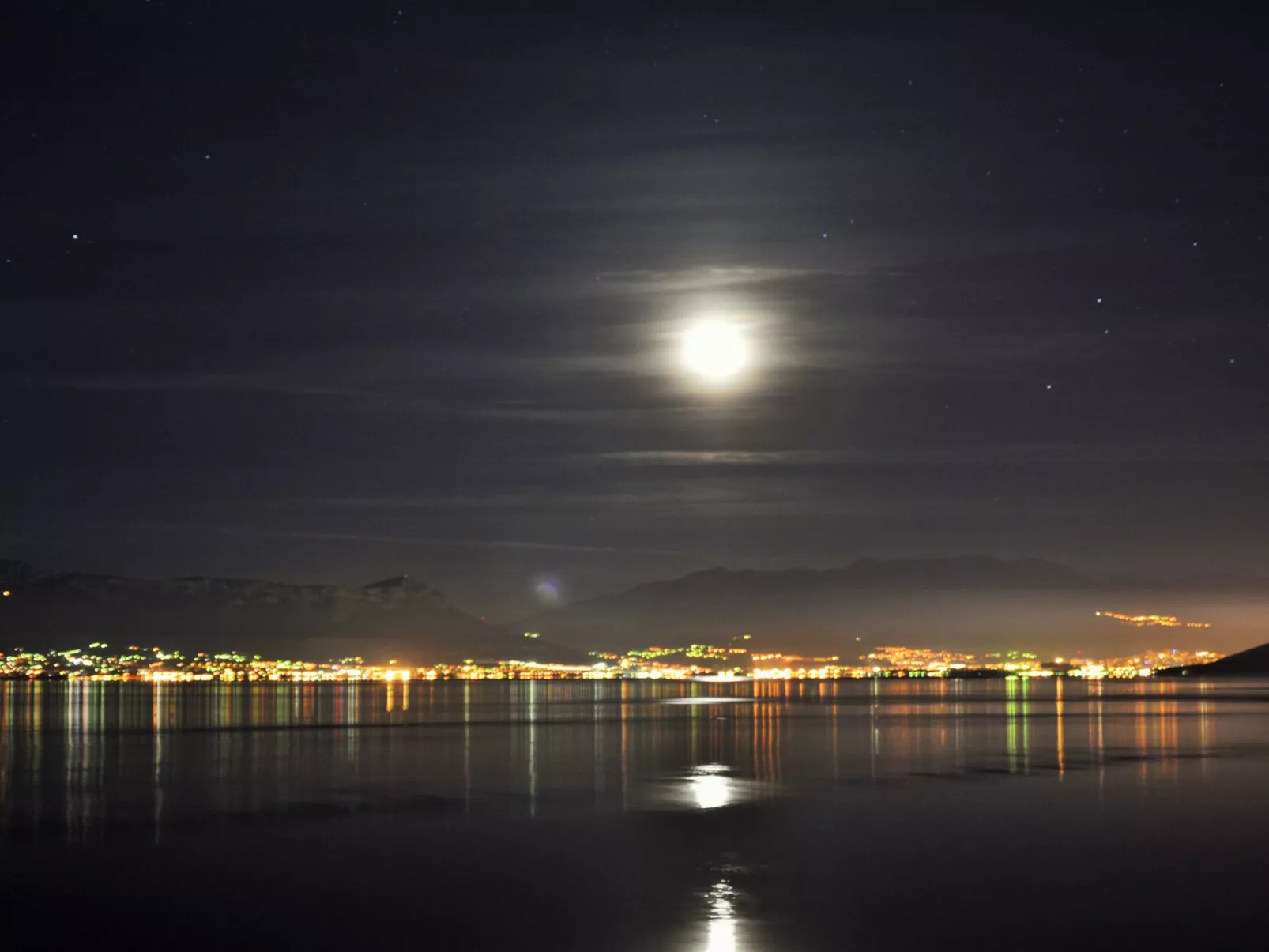 Erdgeschosswohnung mit viel Komfort und Terrasse-Draußen