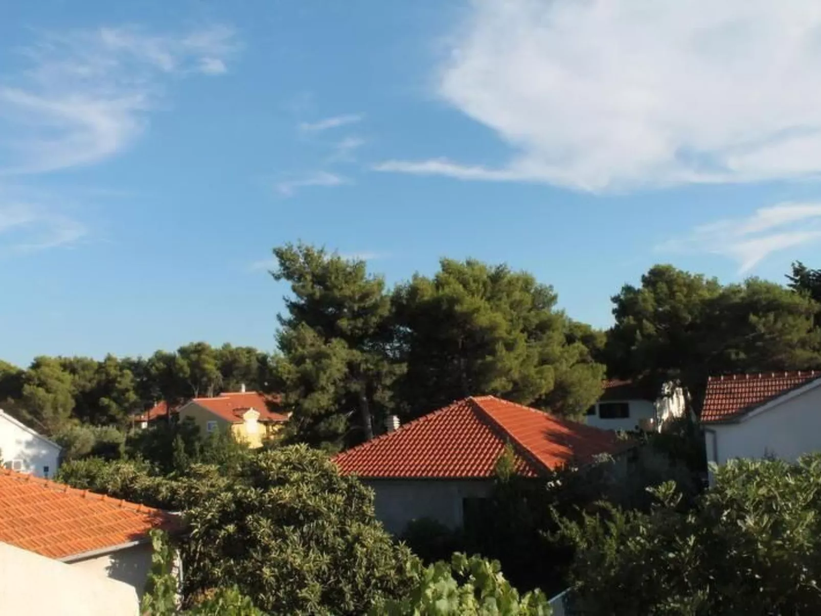 Wohnung Jadrija mit zwei Balkonen in Strandnähe-Draußen