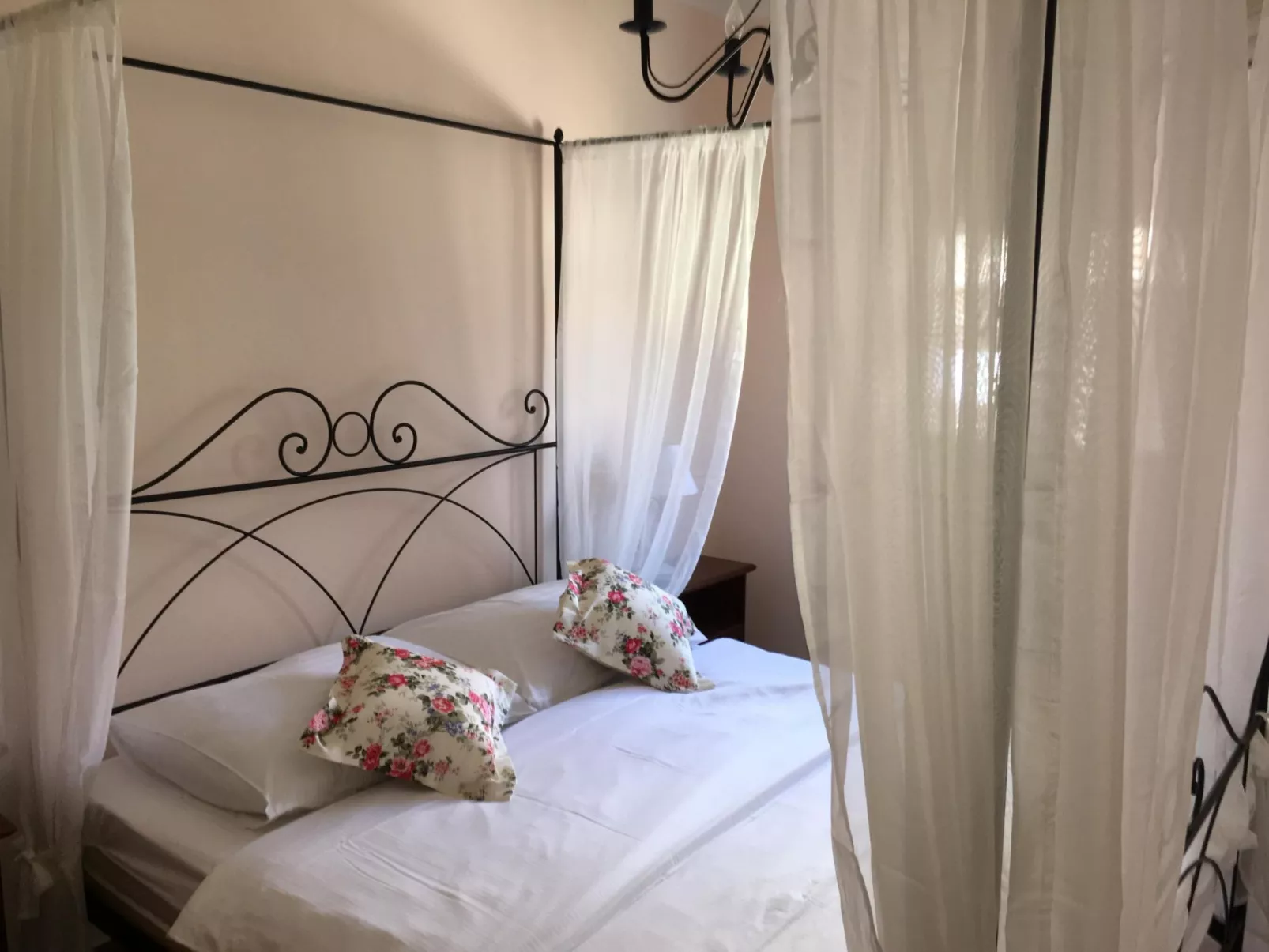 Gemütliche Wohnung in Stoja mit Möbliertem Balkon-Dedans