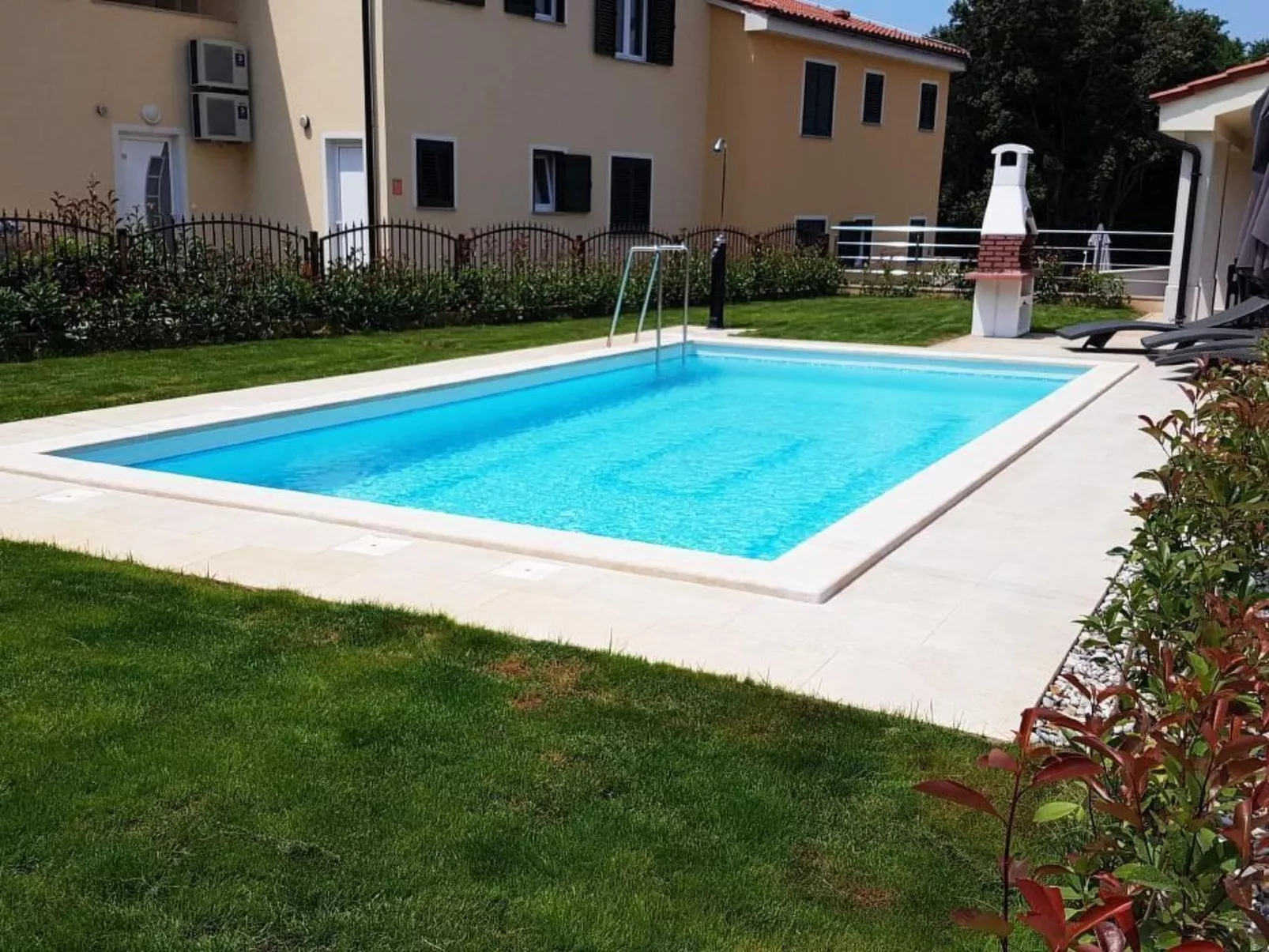 In Banjole mit Privatem Pool-Outside