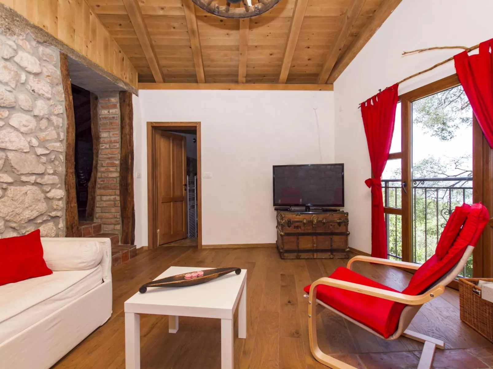 Geräumiges Ferienhaus in Brseč mit Privatem Pool-Drinnen