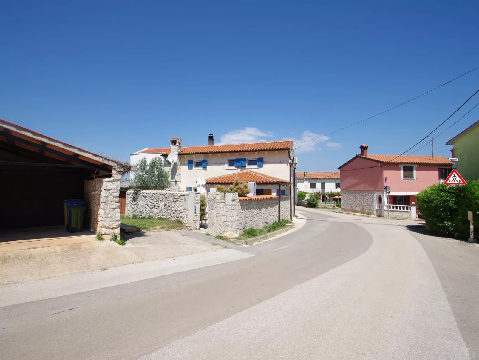 In Kavran mit Terrasse und Grill-Image-tags.info