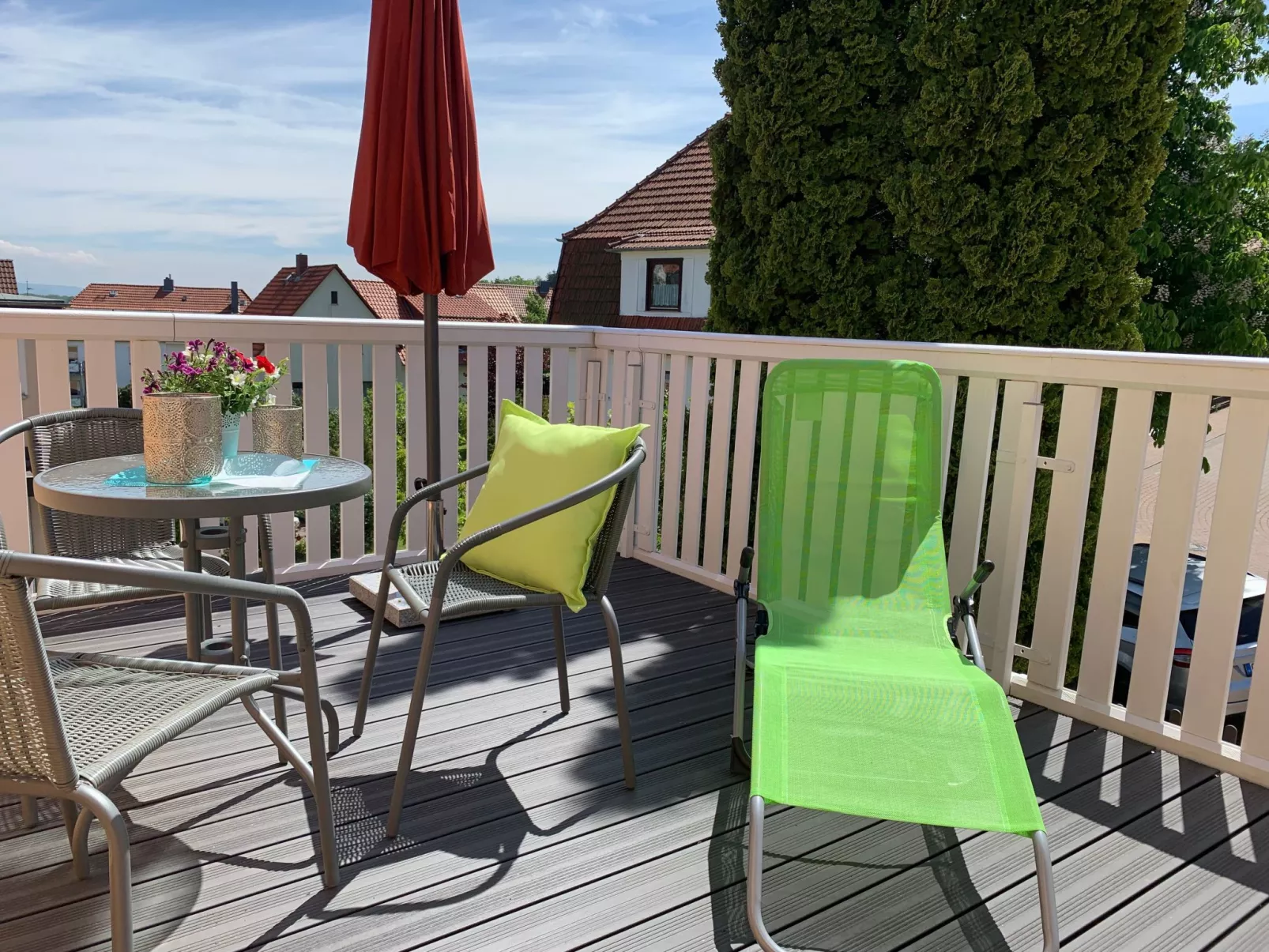 Modernes, gemütliches Ferienhaus mit Terrasse und Garten - Outside