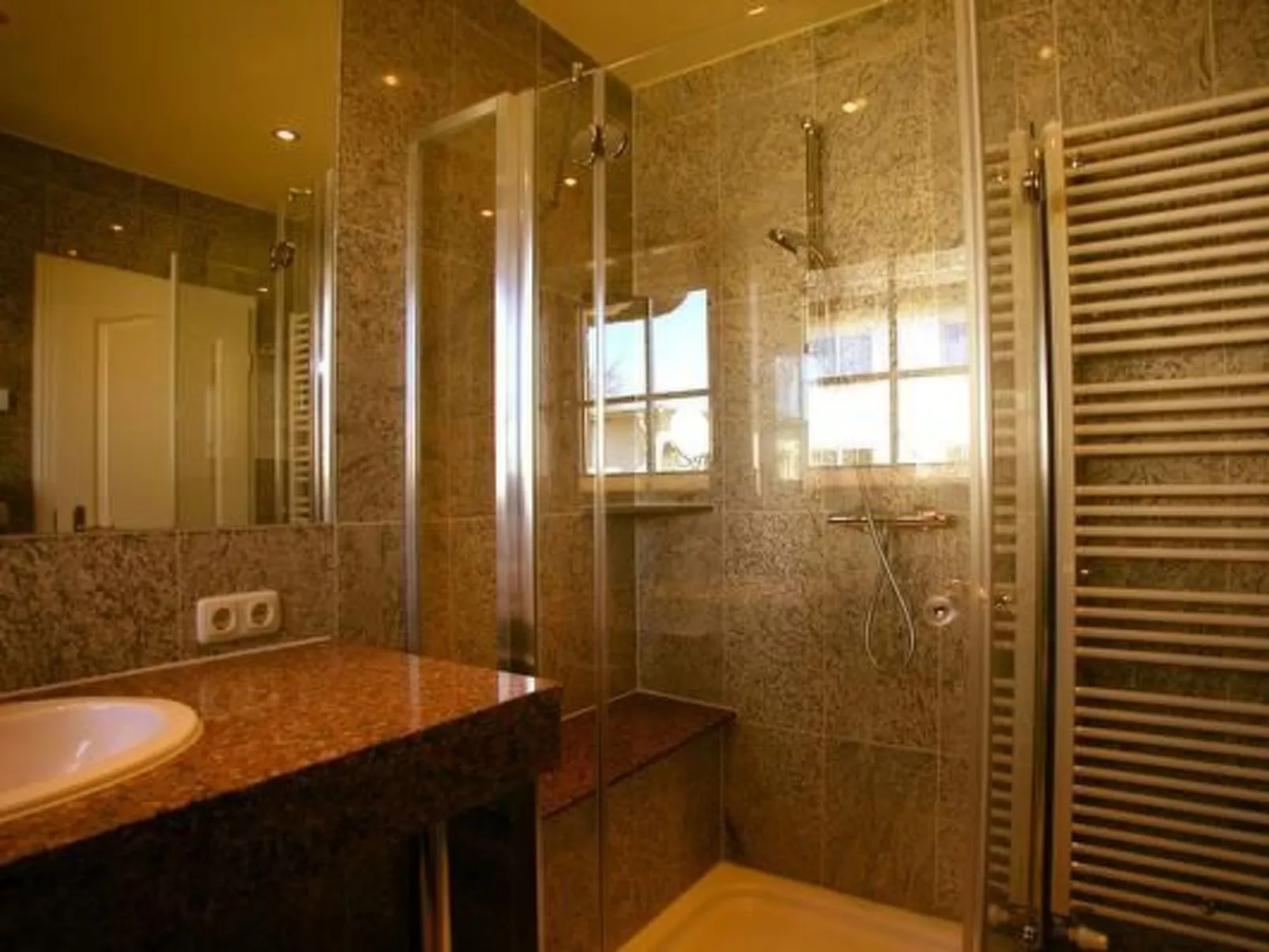 Wunderschönes Appartement mit Garten und Terrasse-Inside