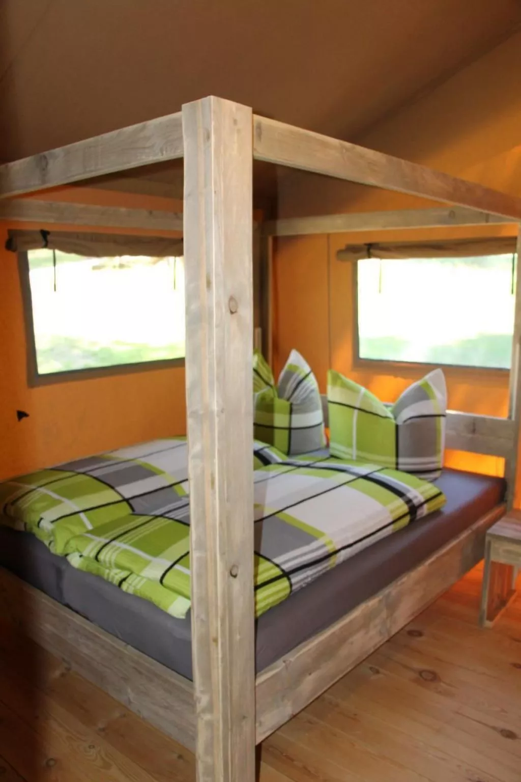 Gemütliches Safarizelt mit Grill und Garten-Image-tags.info