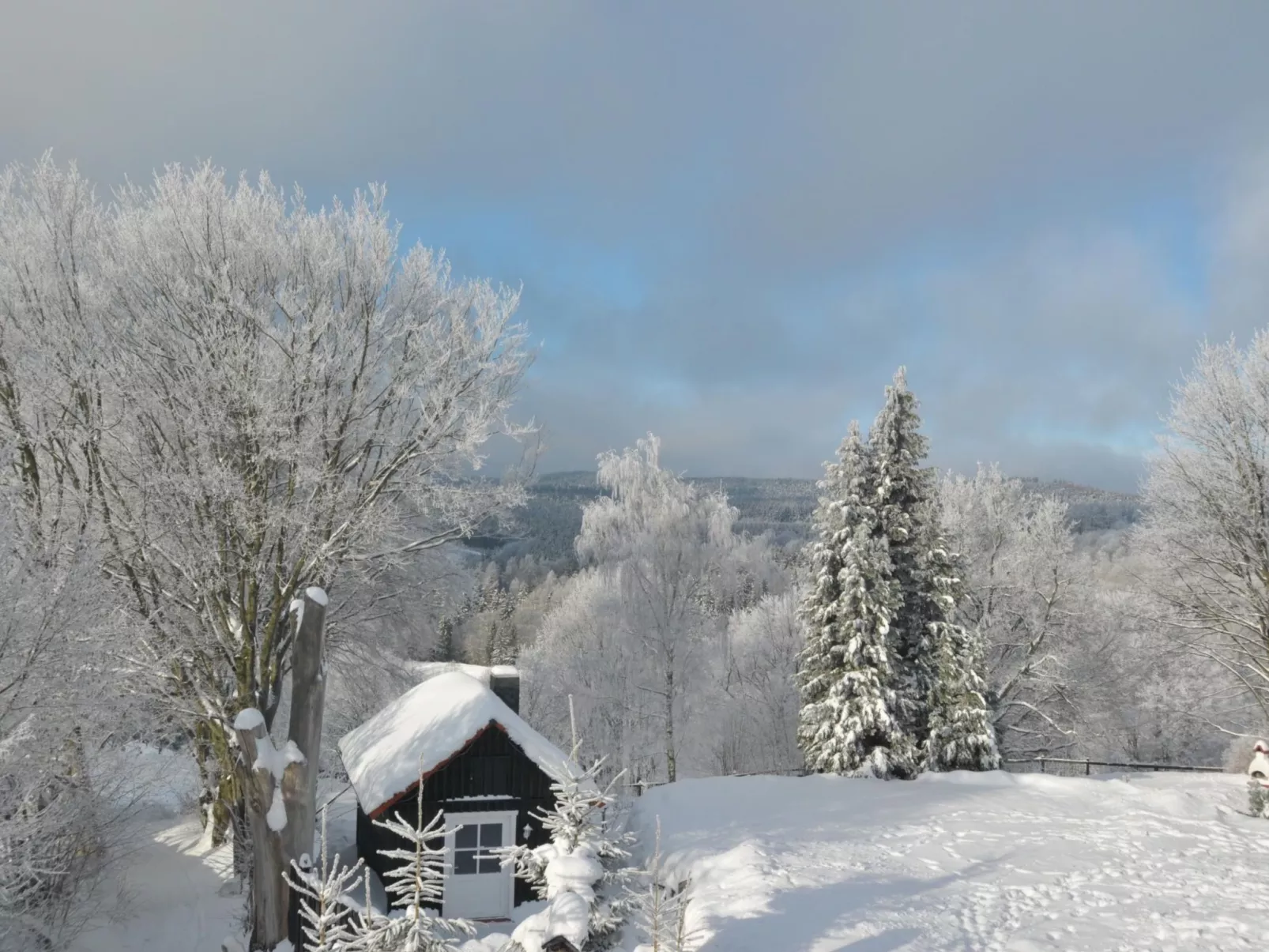 Mit Spielplatz, Garten und Fernsicht-Dehors