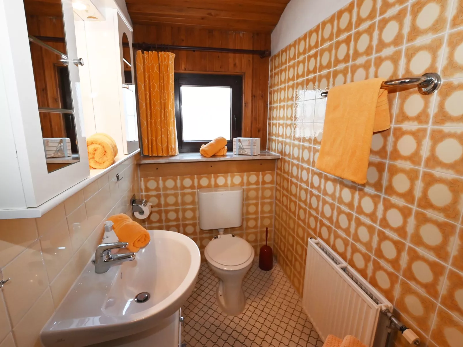 Lily 3-Image-tags.info