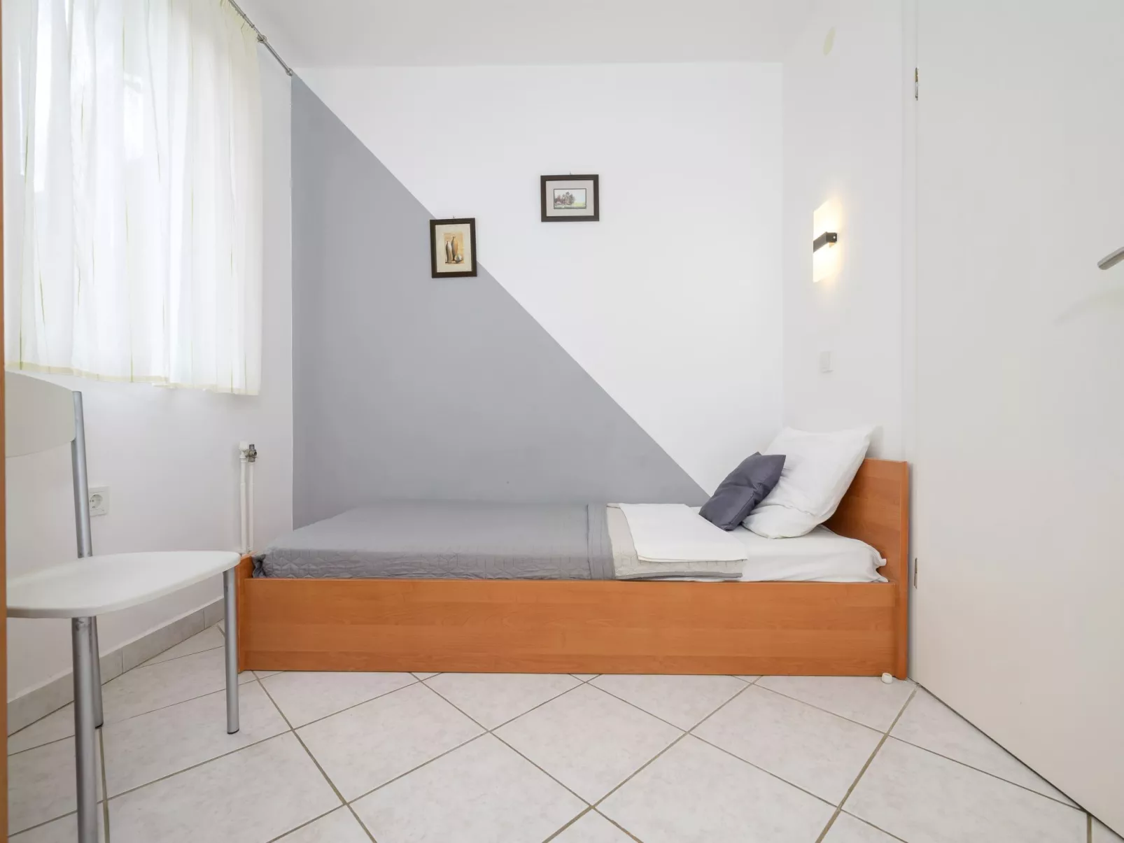 Stilvoll eingerichtete Ferienwohnung 4-Dedans