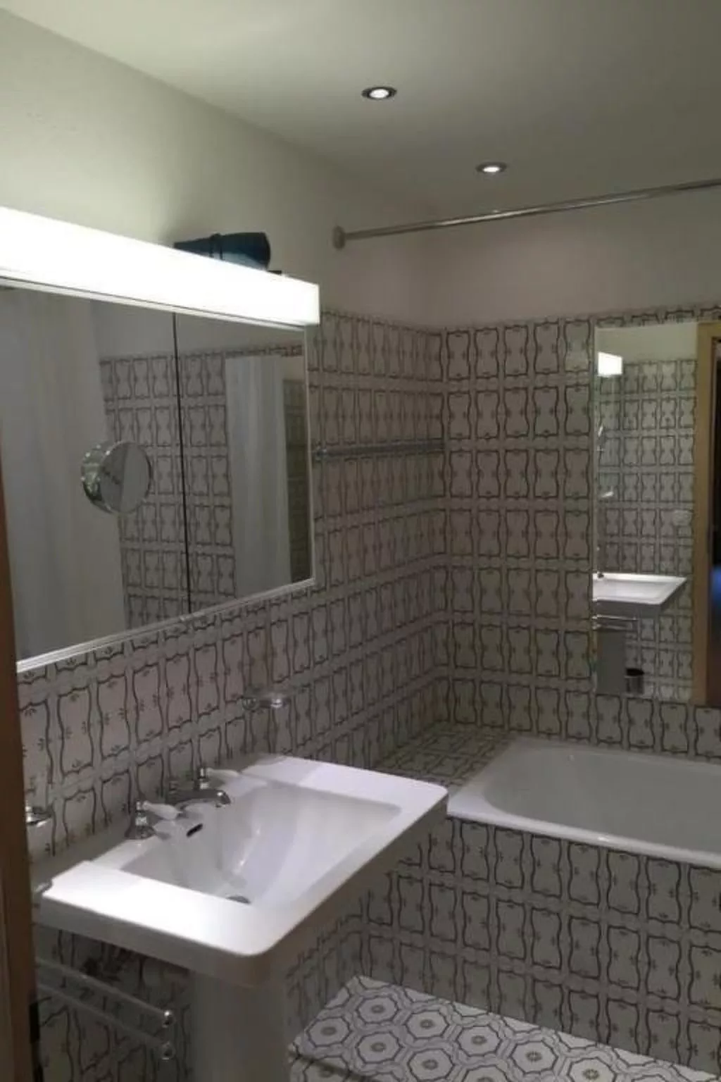 Guardaval 27-Drinnen