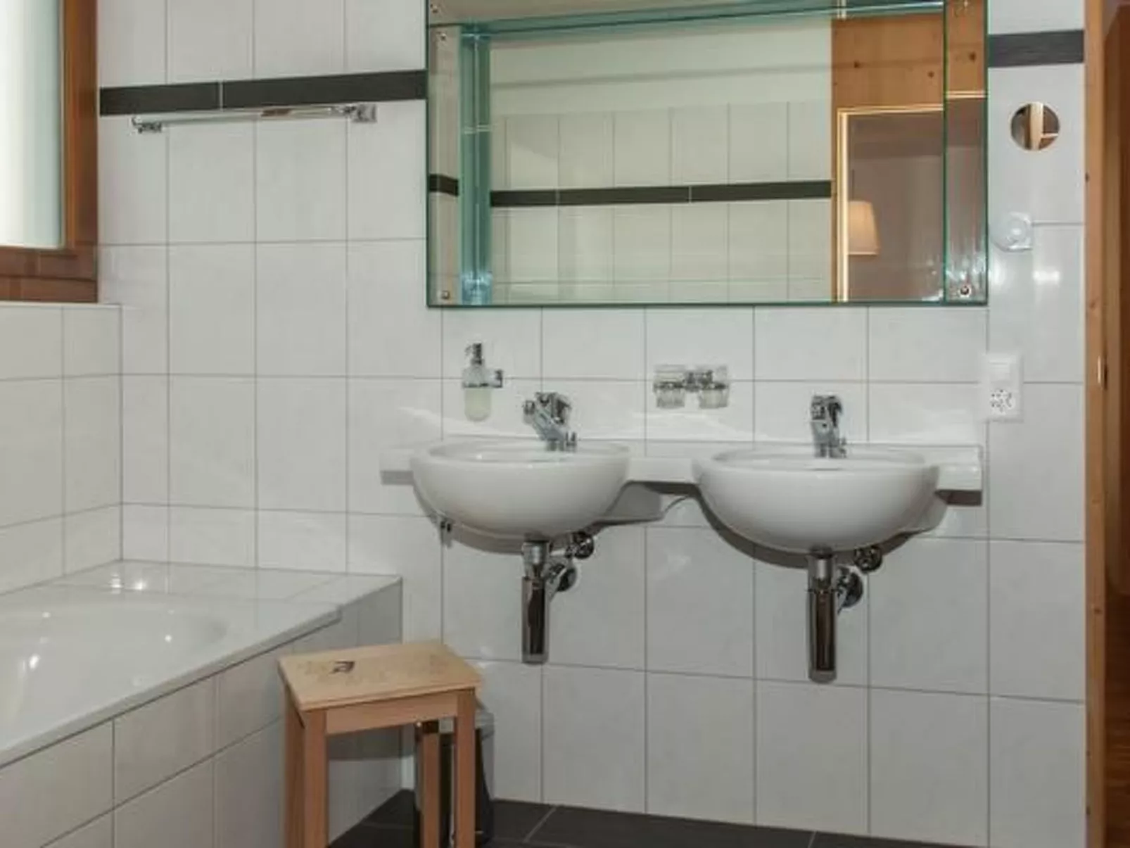 Guardamunt 4-Image-tags.info