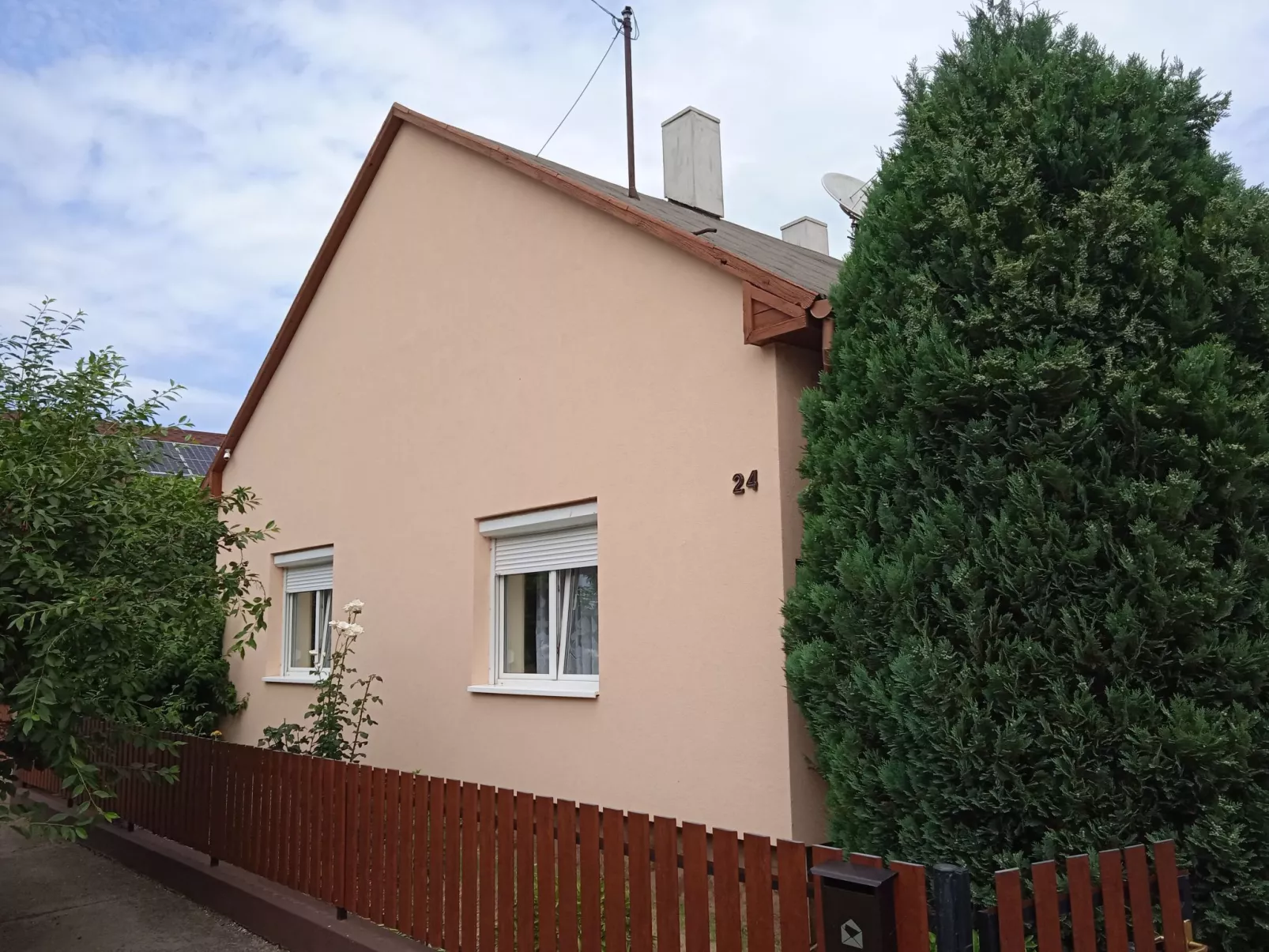 Kleines Ferienhaus in einer ruhigen Strasse-Dehors